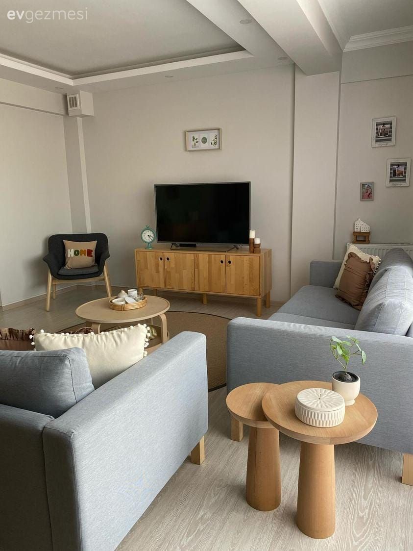 Bu Yalova Evinde Modern Mobilyalar Yeşil Duvarın Enerjisi ile Hareketlenmiş!