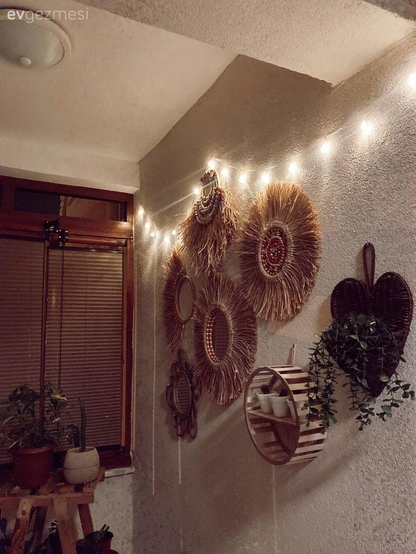 Bu Balkonda Alanın Şekline Uygun Çözümlere Başvurulmuş!