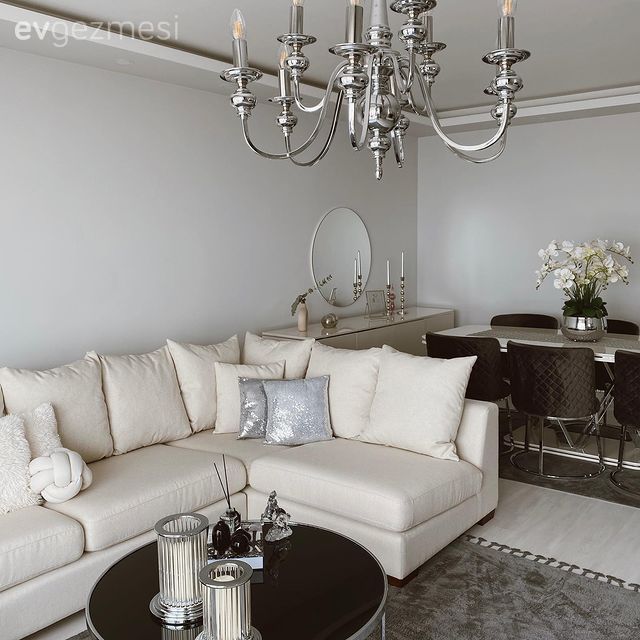 Salon, Beyaz, Siyah, Köşe koltuk, Koltuk takımı, Modern klasik, Kırlent, Ev tekstili, Orta sehpa, Sehpa, Avize, Aydınlatma