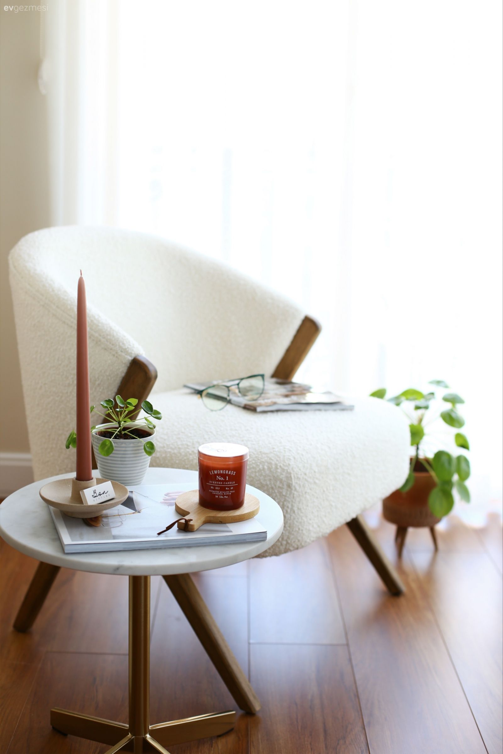 Saksı, Beyaz, Kahverengi, Ev bitkisi, Berjer, Yan sehpa, Sehpa