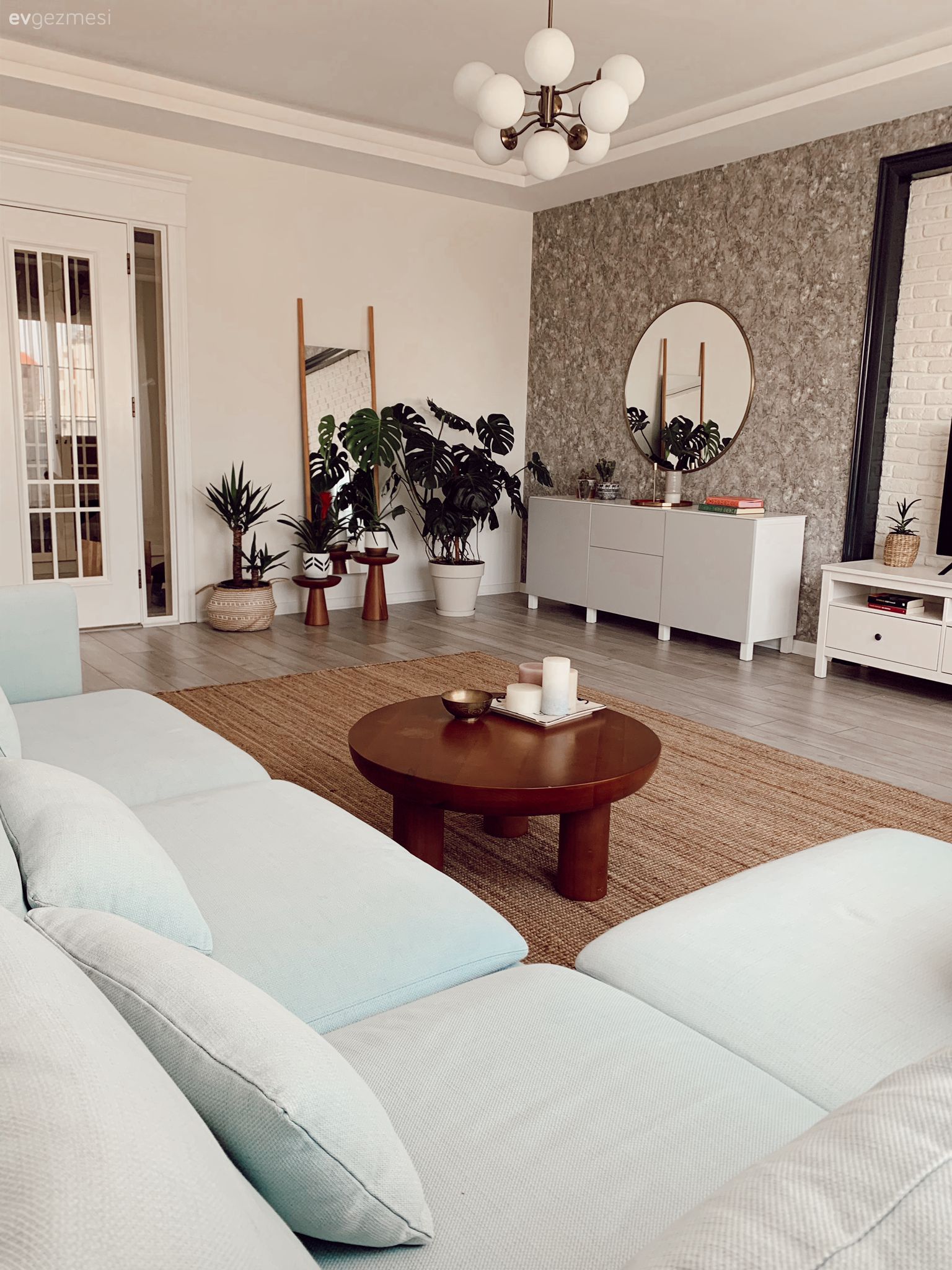 Bu Mersin Evinin Her Odasına Tatlı Bir Renk Sıcaklık Katmış