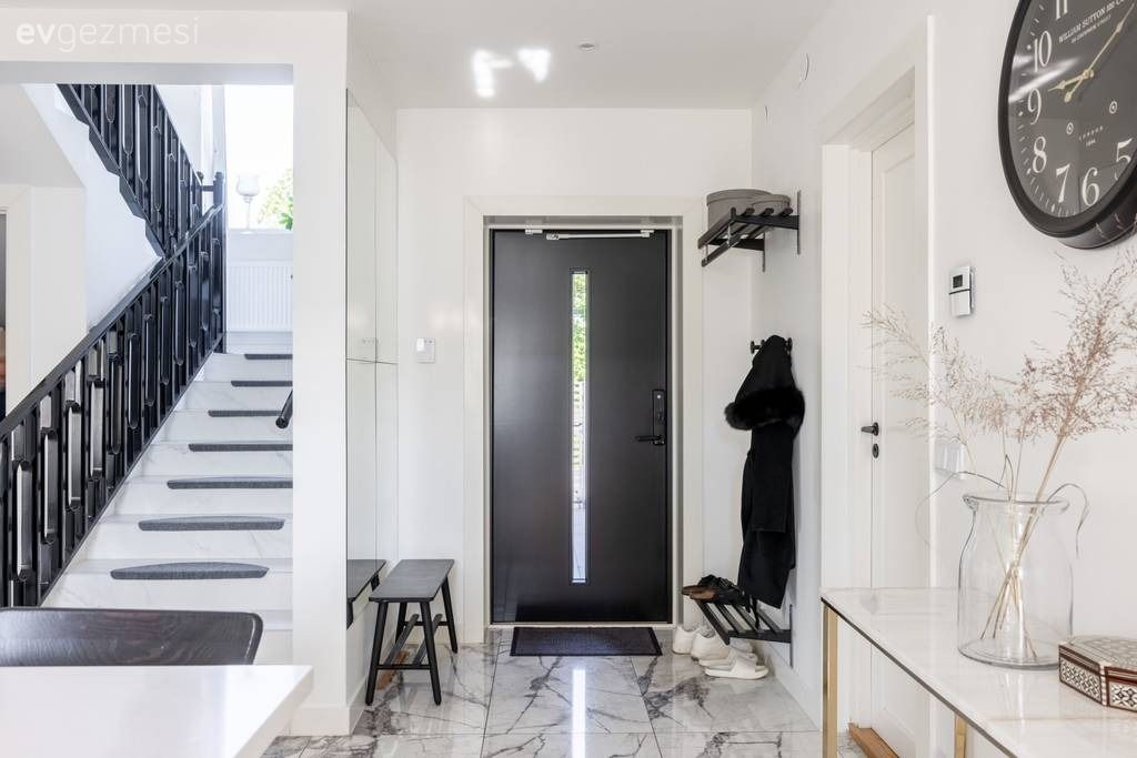 Seyir Terası ile Tasarımın Nimetlerini Güzelce Yansıtan Bir Villa