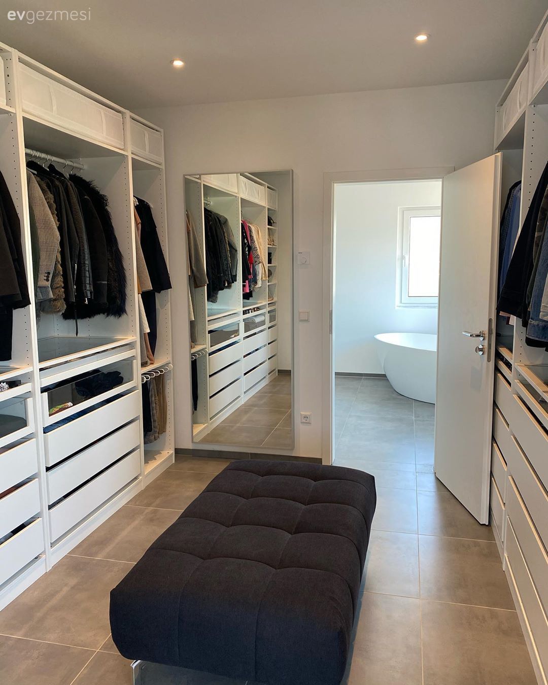 Koca Evde Beyaz, Gri ve Siyah Egemenliğini İlan Etmiş!