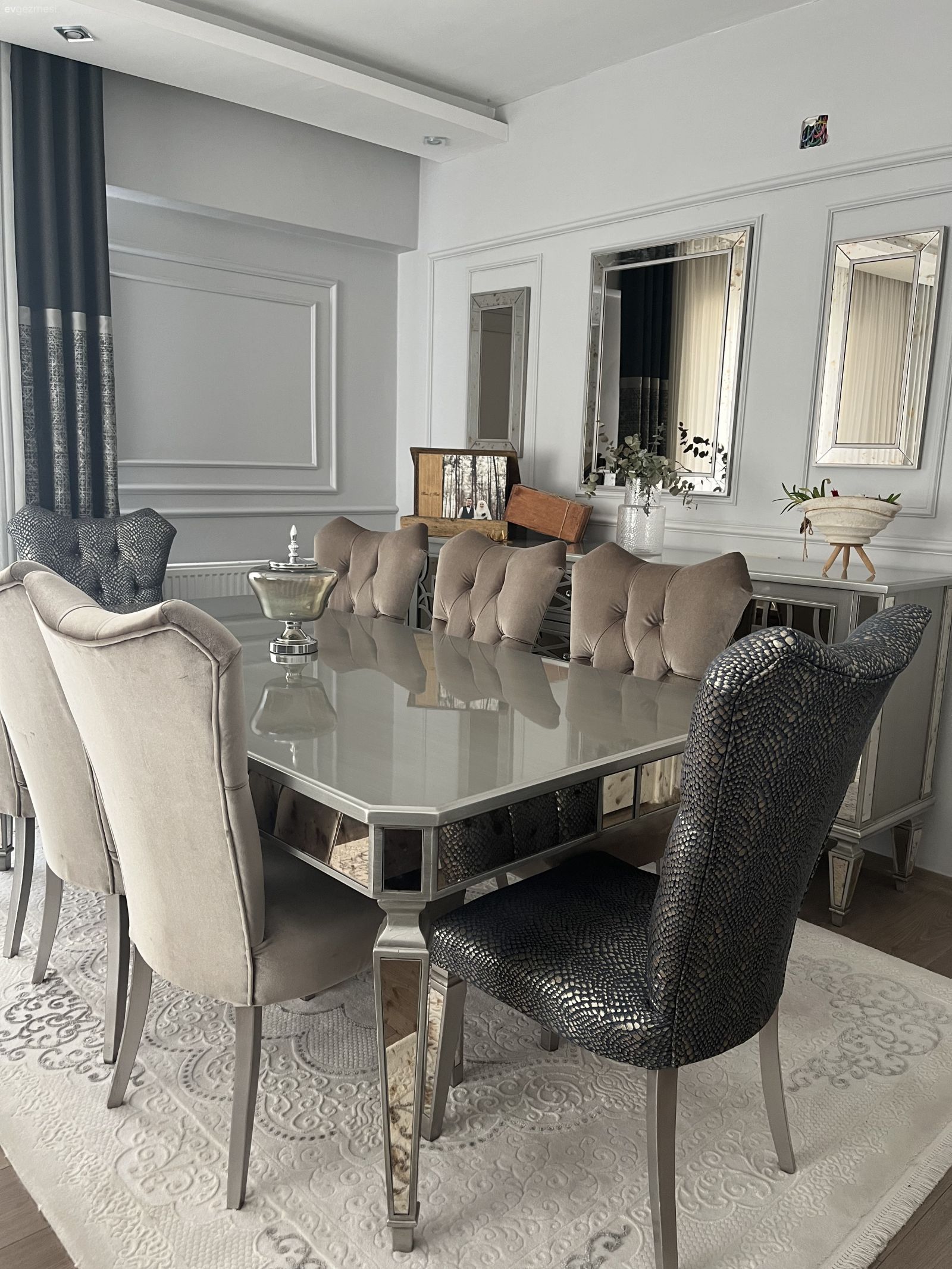 Art Deko ve Klasik Arasında Yolunu Çizmiş Bir Dekor