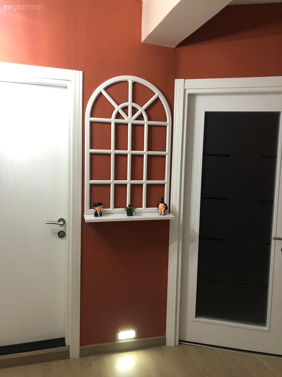 Antre, Turuncu duvar rengi, Beyaz, Kapı , Pencere duvar dekoru, Duvar dekorasyonu