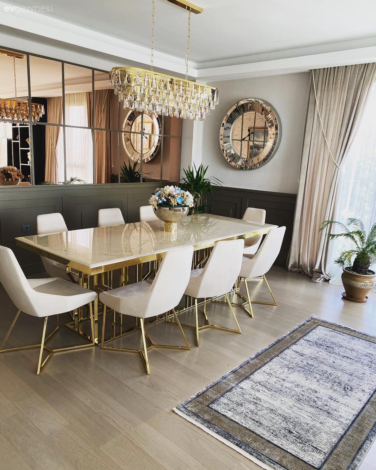 Salon, Art deko, Beyaz, Altın, Siyah, Ayna, Duvar ayna kaplama, Sandalye, Yemek masası, Duvar saati, Duvar dekorasyonu, Yemek odası avizesi, Fon perde, Perde, Tül perde, Vazo, Ev Aksesuar, Dekoratif Objeler, Parke, Halı