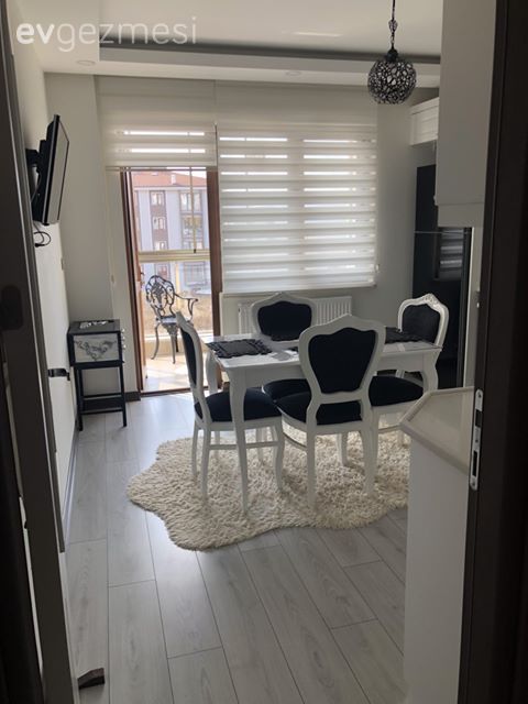 Bu Modern Evin İçindeki Renkler Adeta Birbirleri İçin Yaratılmış