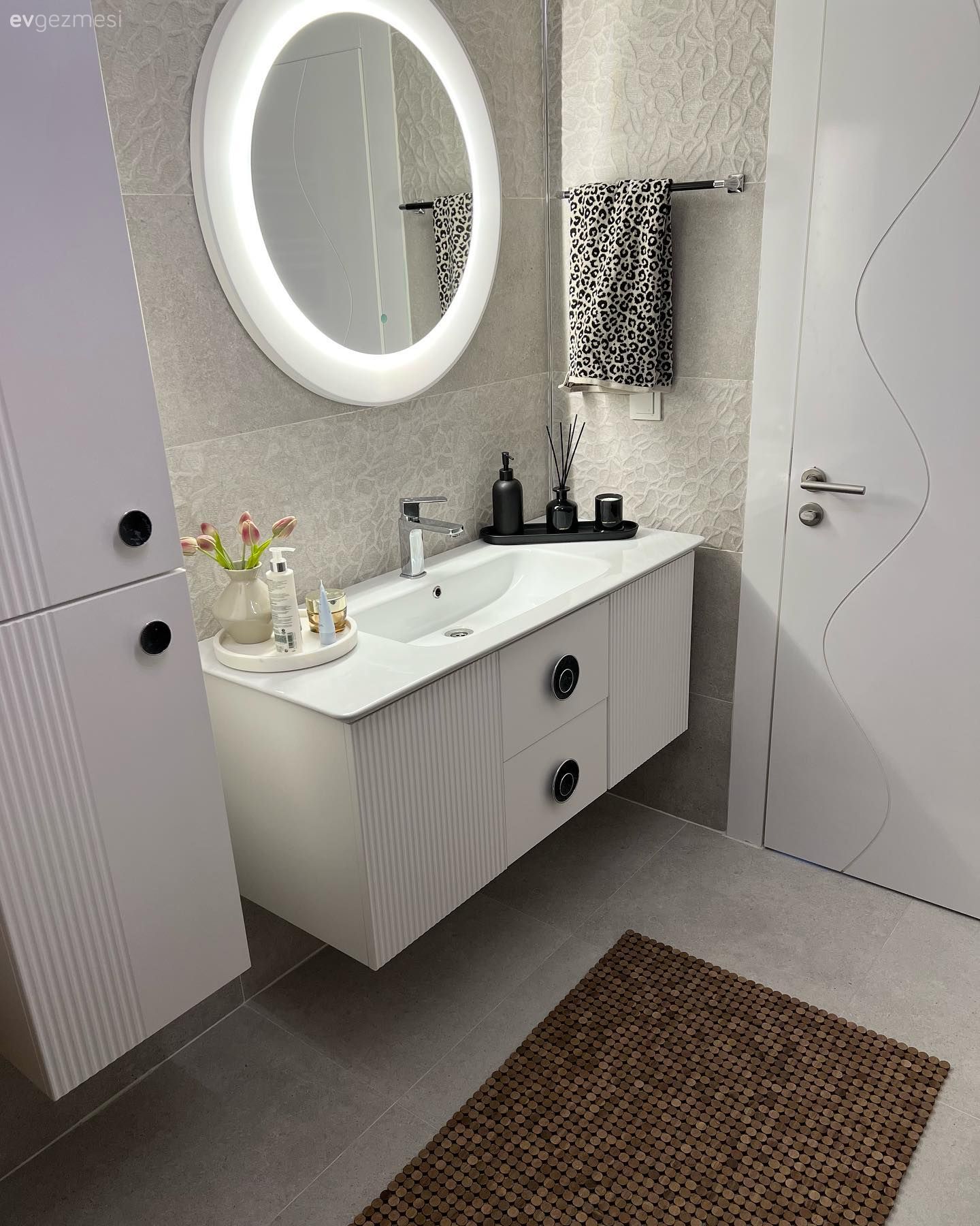 Öncesi&Sonrası: Beyazın Gelişiyle Ferahlayan Bir Banyo!