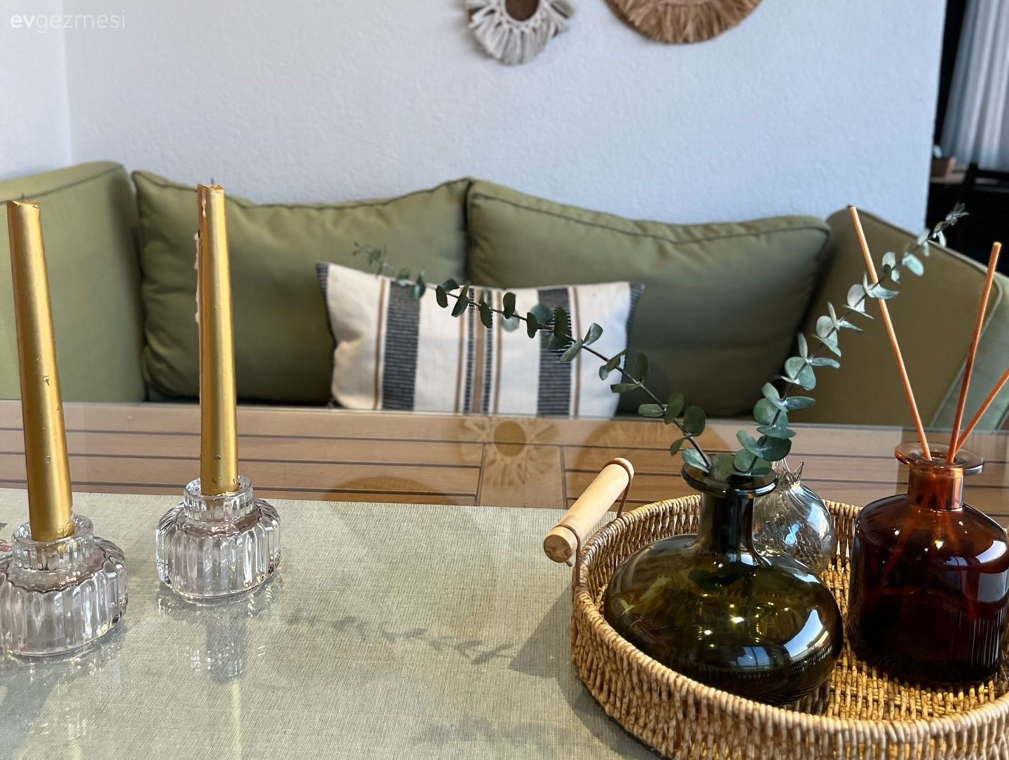 Yeşil, Ahşap Mobilya, Kırlent, Ev tekstili, Dekoratif Objeler