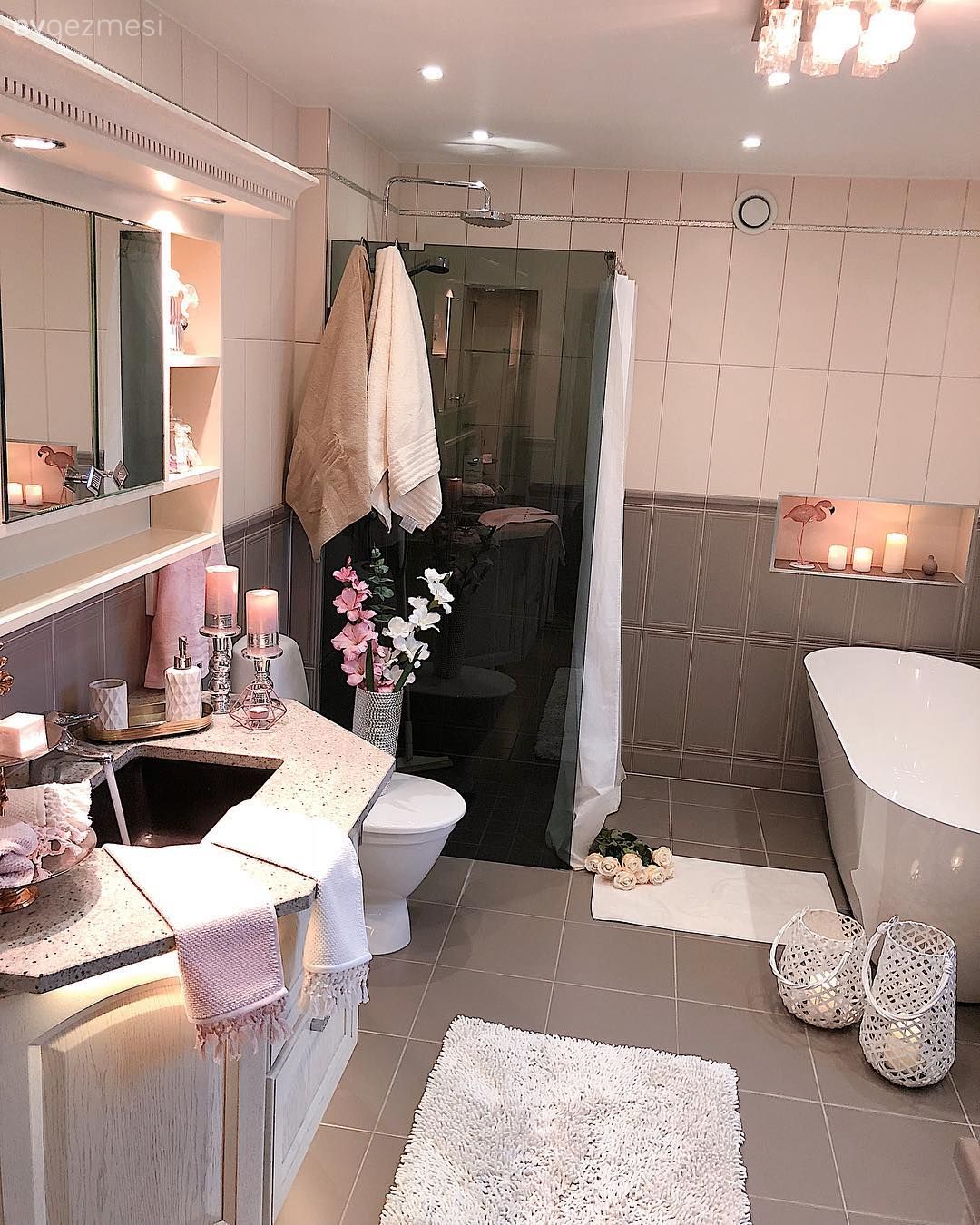 Suyun Kenarında Yer Alan Bu Ev Adeta Bir Masal Diyarı!