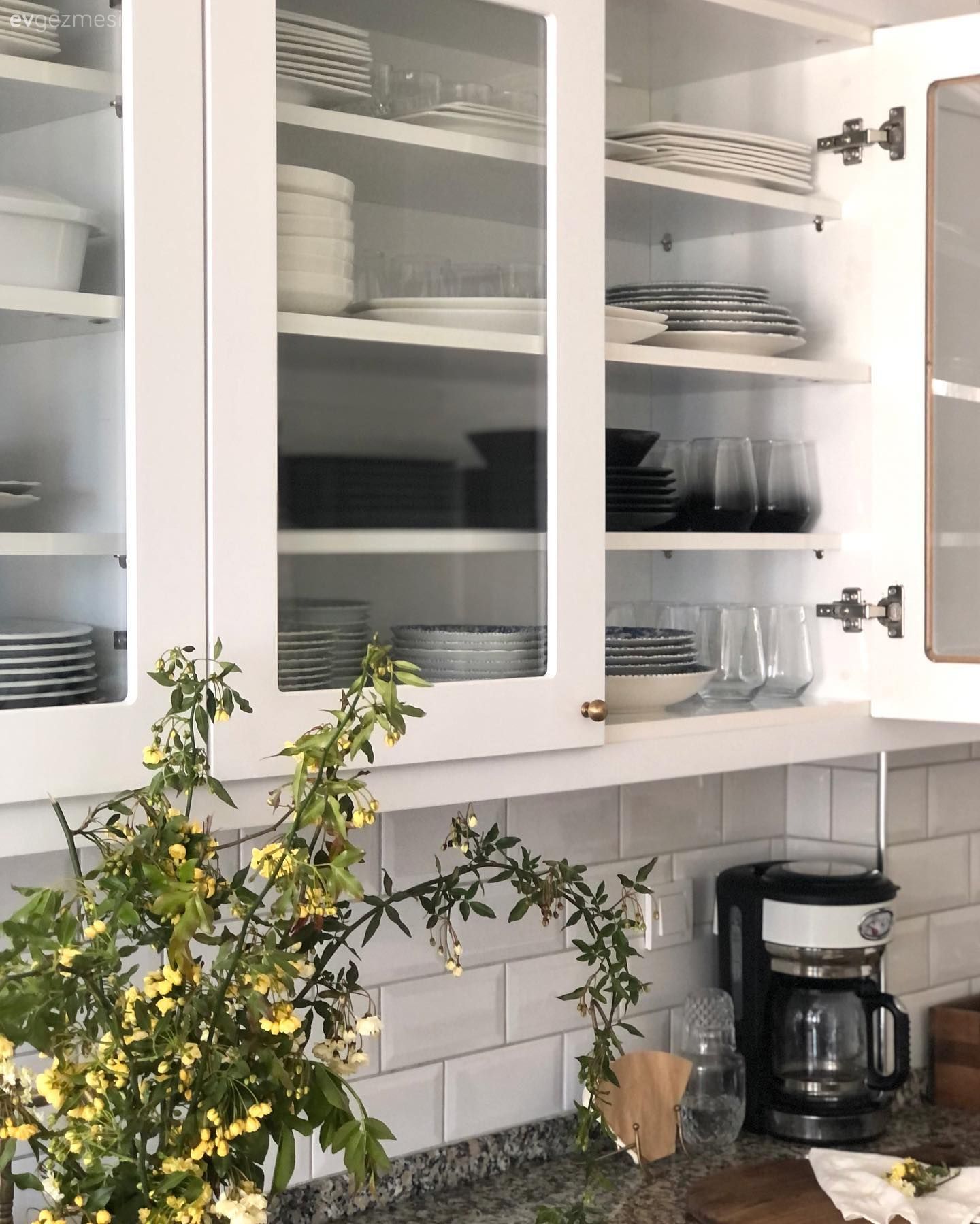 Dolap Kapaklarıyla Birlikte Mutfağın Karakteri de Değişmiş!