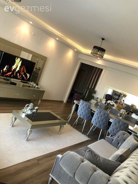 Gri ve Morun Birlikteliği, Bu Gösterişli Eve Çok Yakışmış!