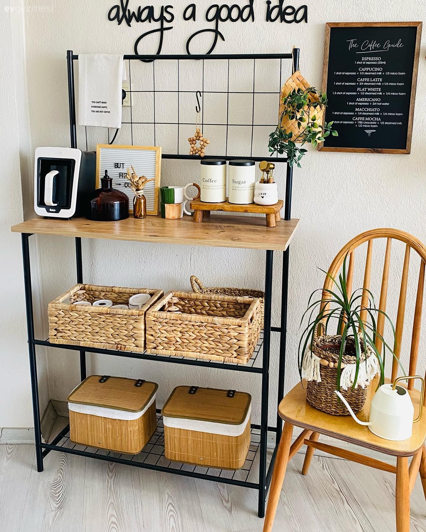 Bu Neşeli İzmir Evinde Kasvet ve Abartının Yeri Kapının Dışı!