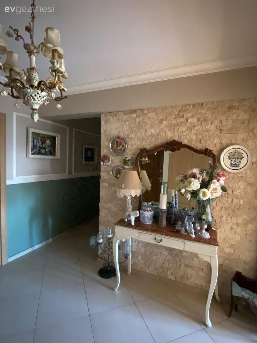 Bahçe Katındaki Bu Ev Geçmiş ile Bugün Arasında Bağlantı Kurmuş!