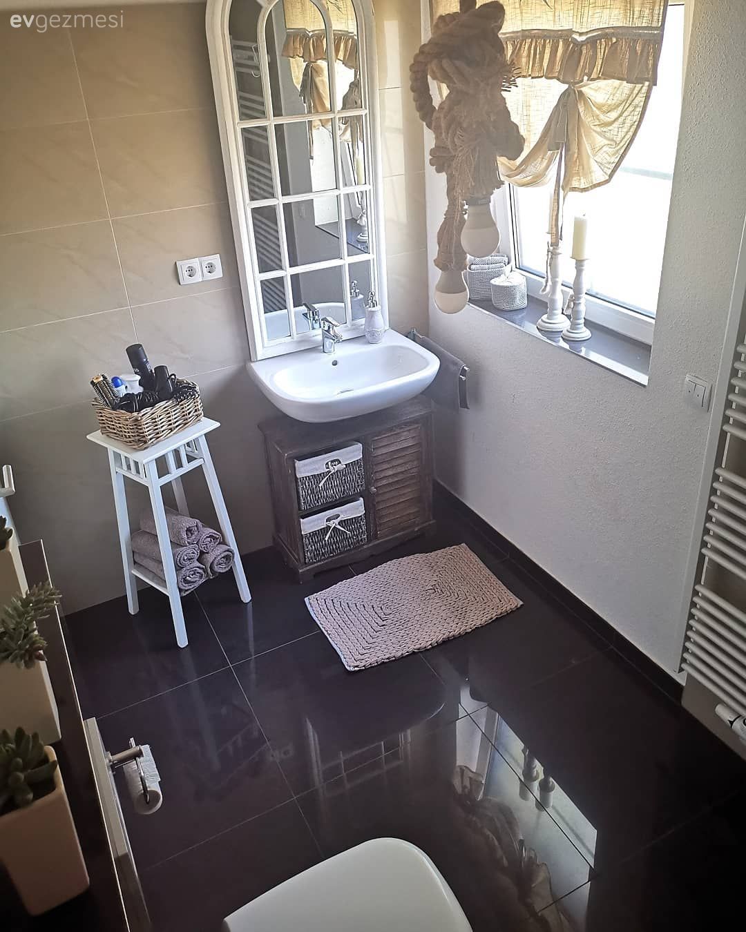 Banyo, Beyaz, Kahverengi, Gri, Banyo aynası, Banyo paspası, Hasır, Banyo perdesi, Banyo seramikleri, Banyo dolabı