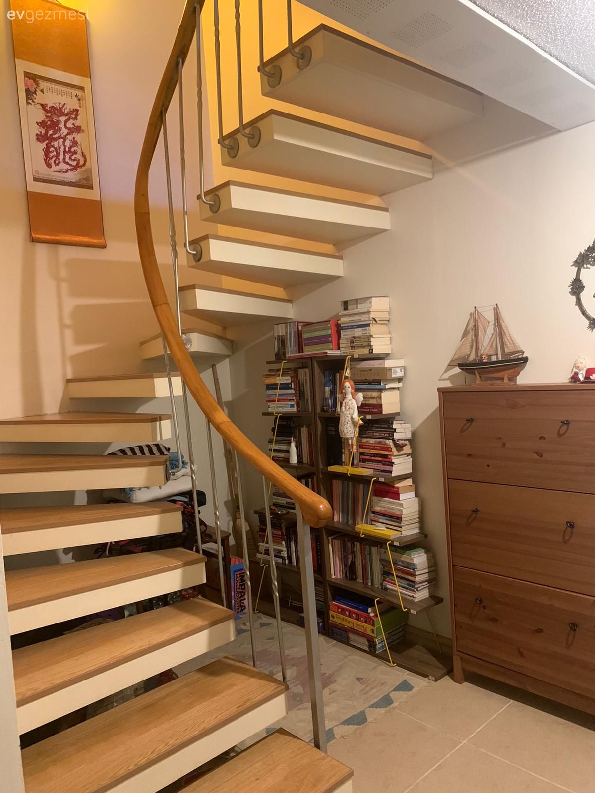 Antika Mobilyaların Kişilik Kattığı Bu Evde Her Şey Çok Orijinal