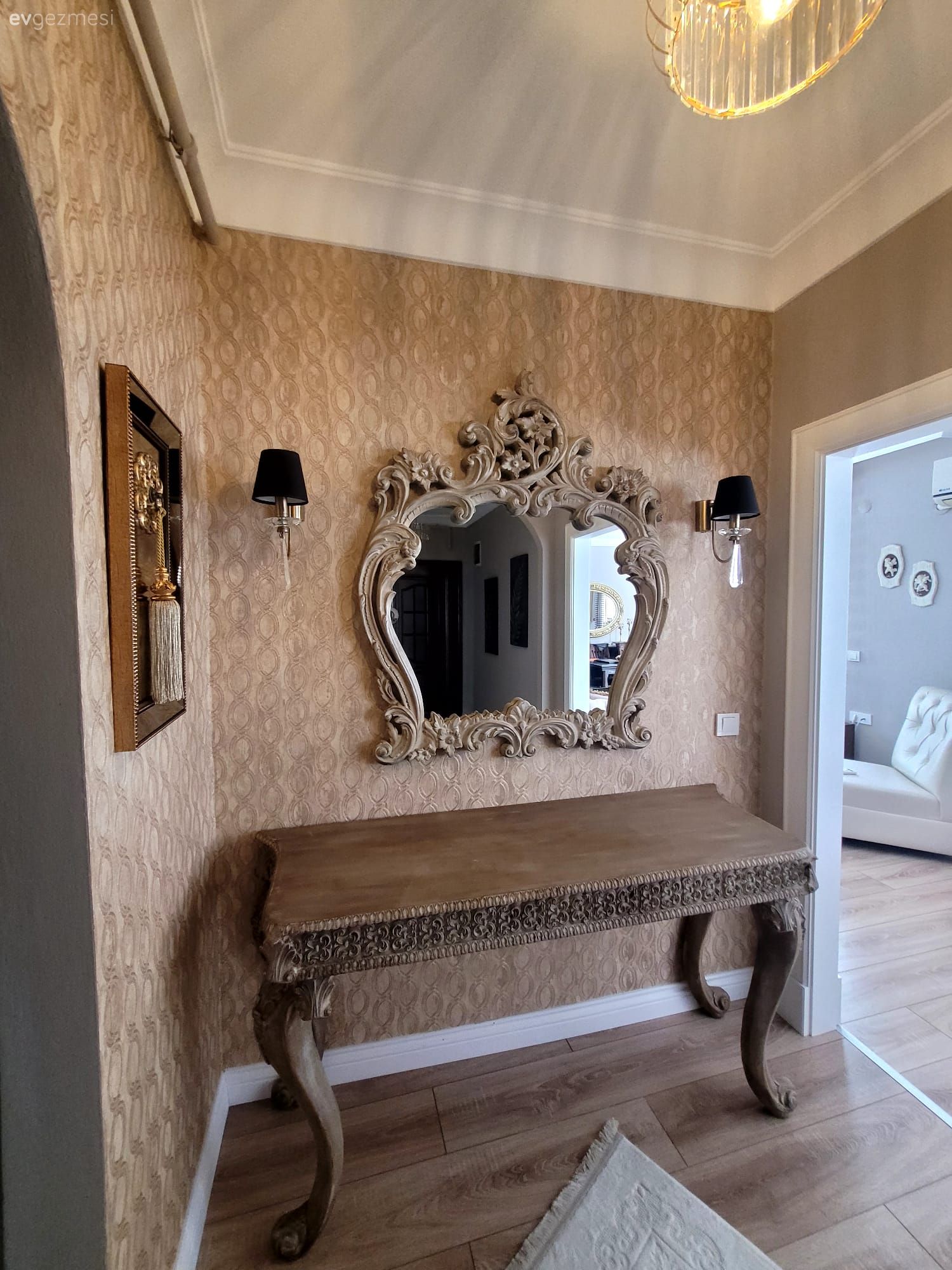 Antre, Country, Klasik, Duvar dekorasyonu, Duvar kağıdı, Damask desen, Avize, Aydınlatma, Yolluk, Halı, Ayna