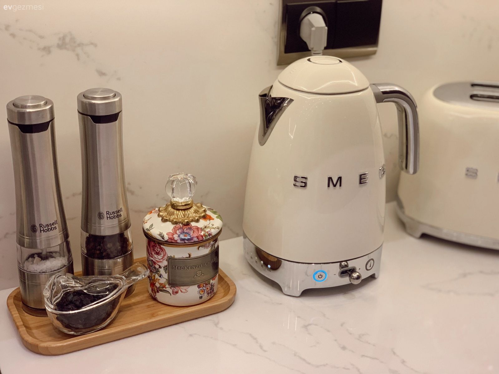 Beyaz, Mutfak aksesuarları, Mutfak