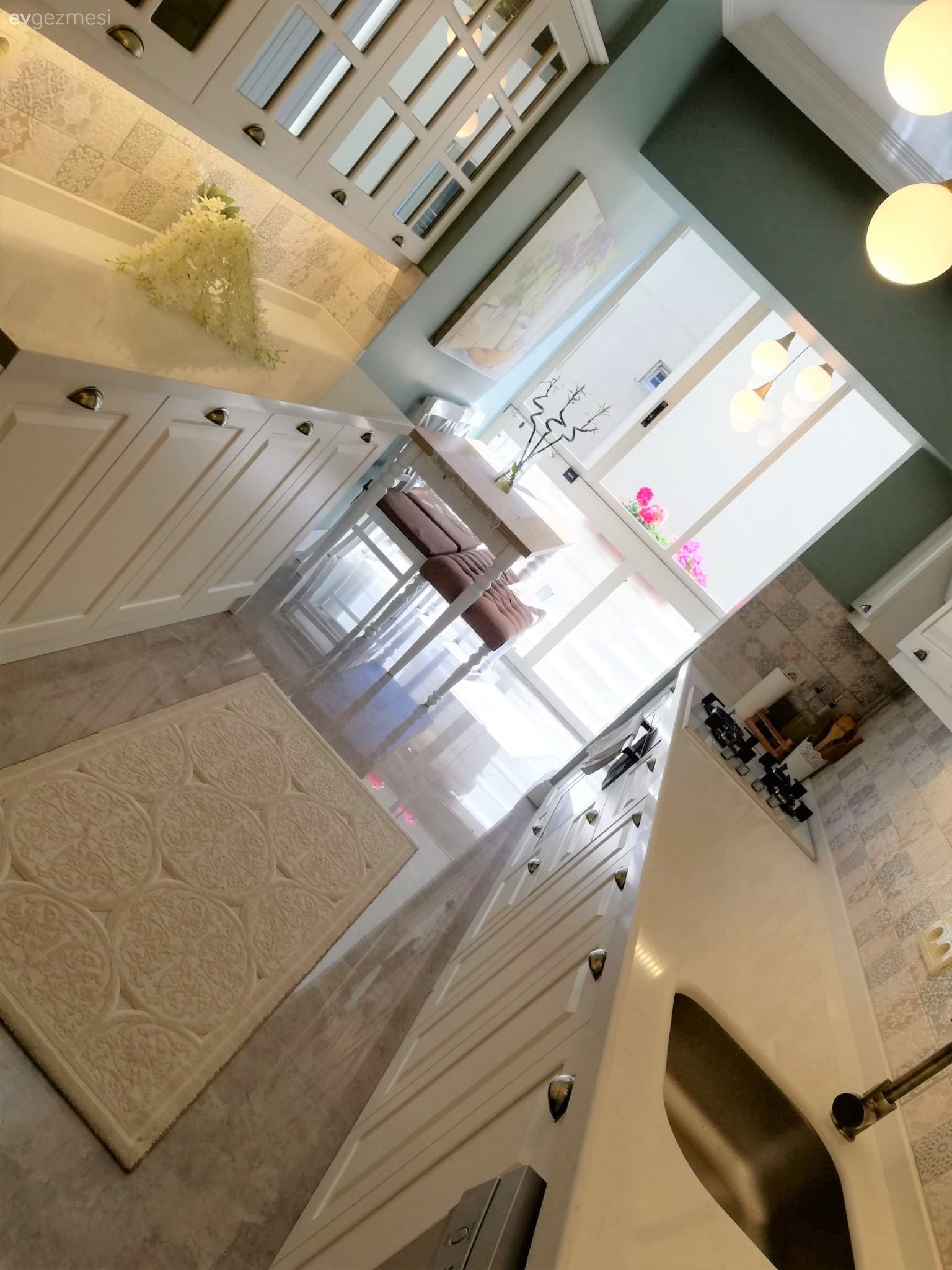 Öncesi&Sonrası: Bu Mutfağa Balkon Dahil Olunca İşin Rengi Çok Değişmiş!