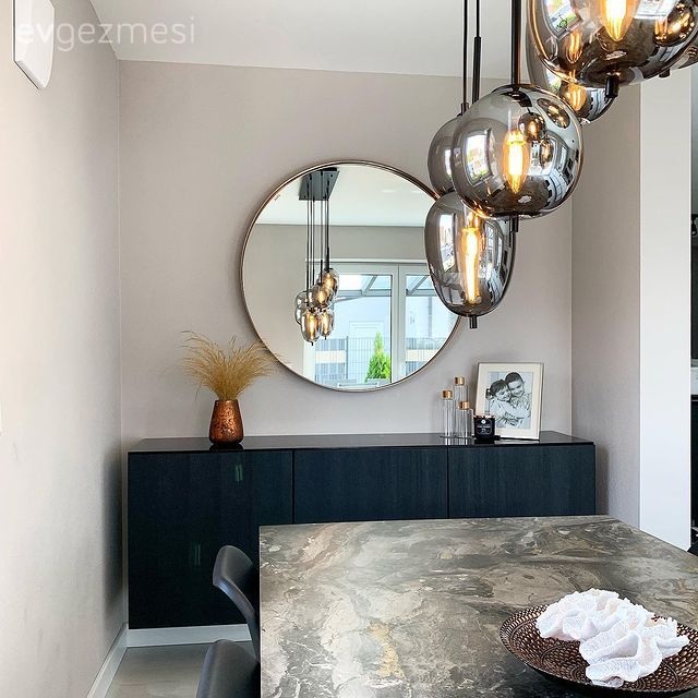 Bu Modern Evde Zıt Renkler Dekorun Çekici Tavrını Öne Çıkarmış!