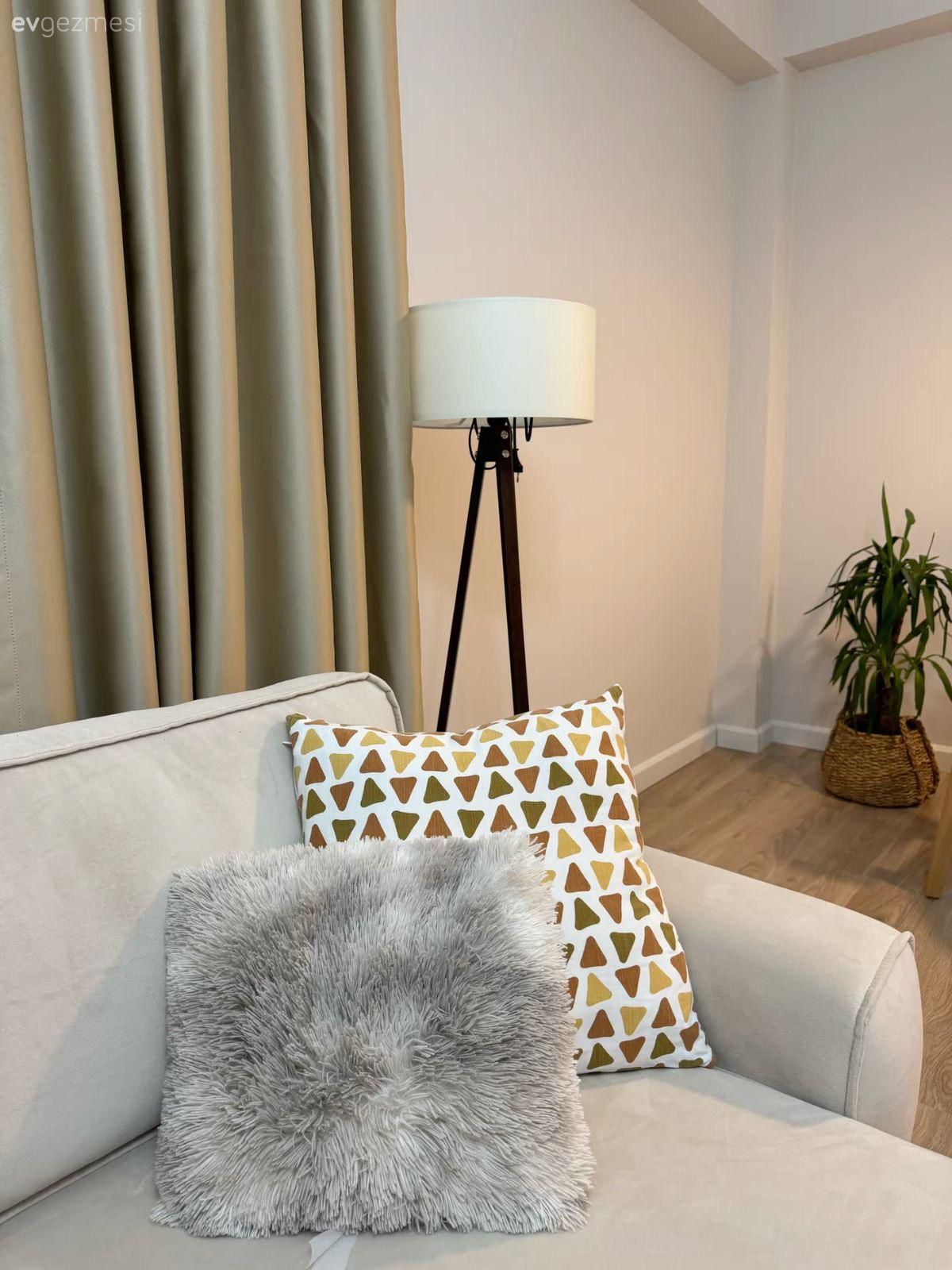 Fon perde, Perde, Koltuk takımı, Kırlent, Ev tekstili, Lambader, Aydınlatma, Ev bitkisi