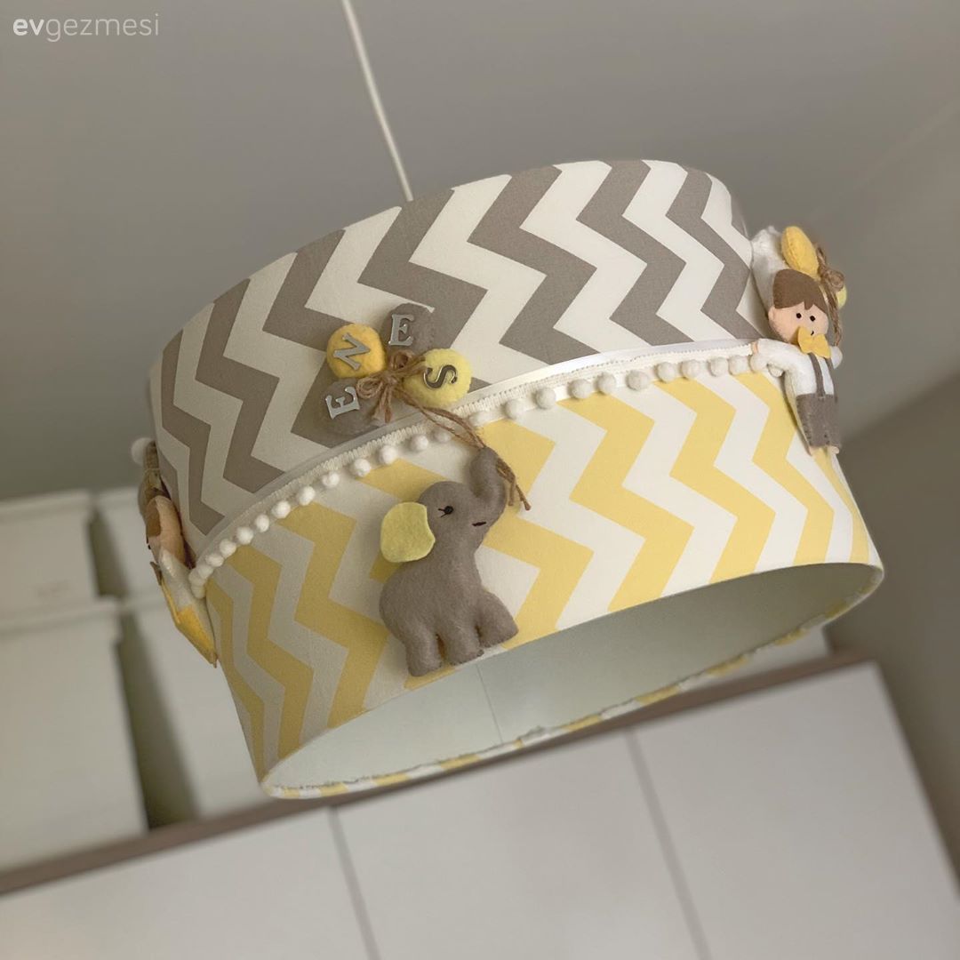 Sarının Keyif Kattığı Bu Evde Her Duvarın Ruhu Ayrı