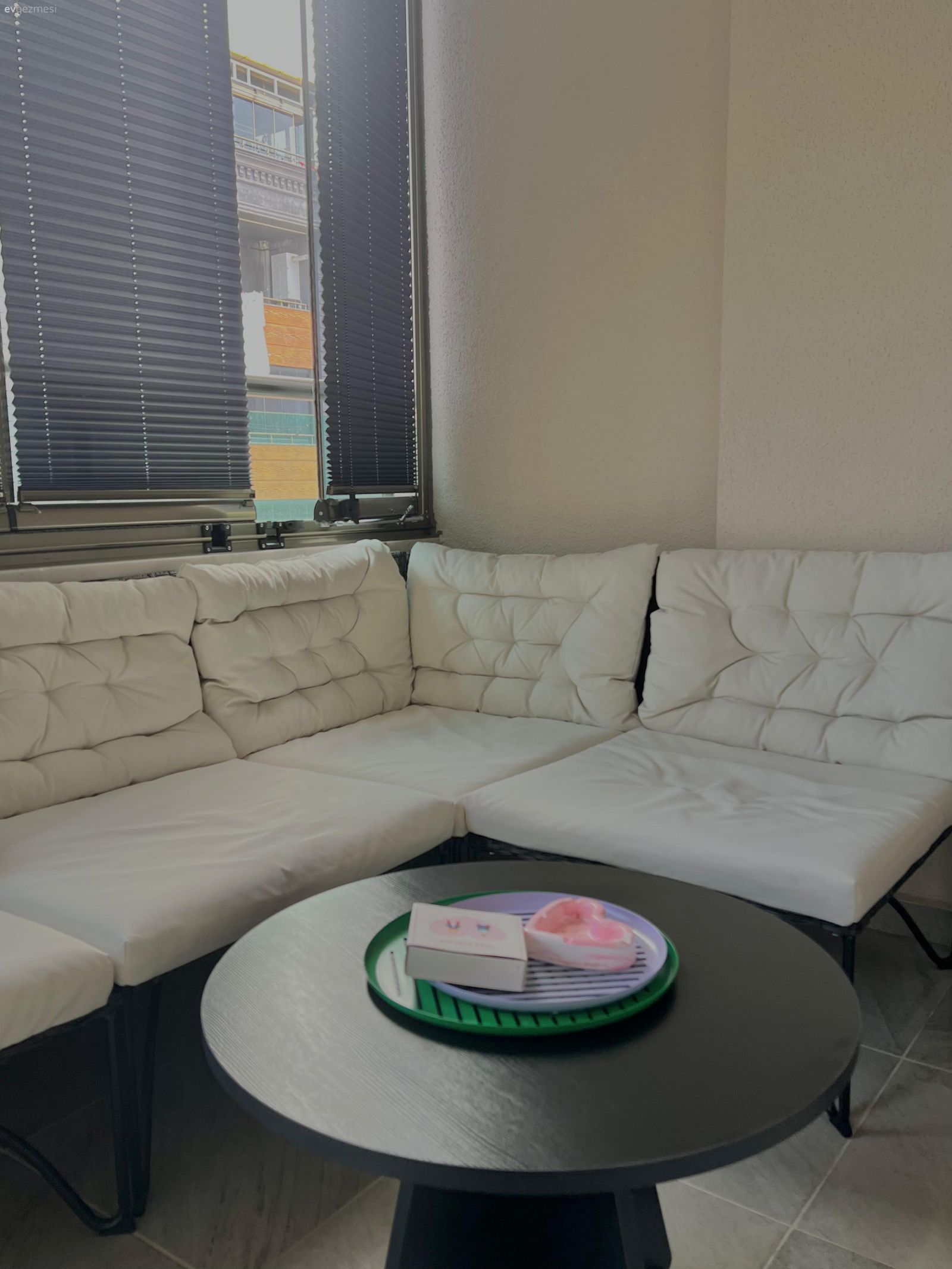 Bu Yalova Evi Dar Alanları Verimli Değerlendirmeye Öncelik Vermiş