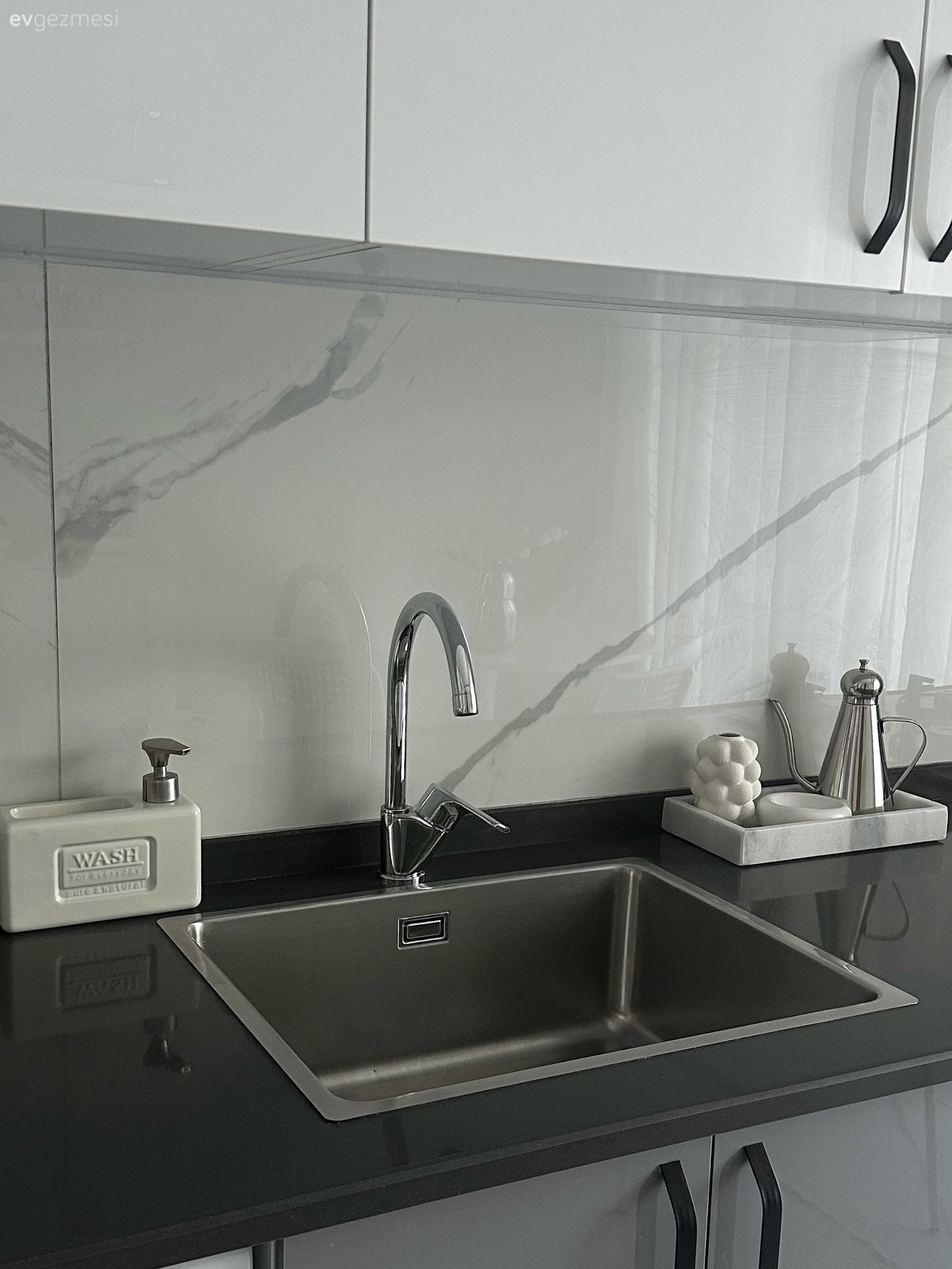 Mutfak tezgahı, Mutfak, Mutfak tezgah arası, Siyah tezgah, Eviye , Tezgah arası seramik