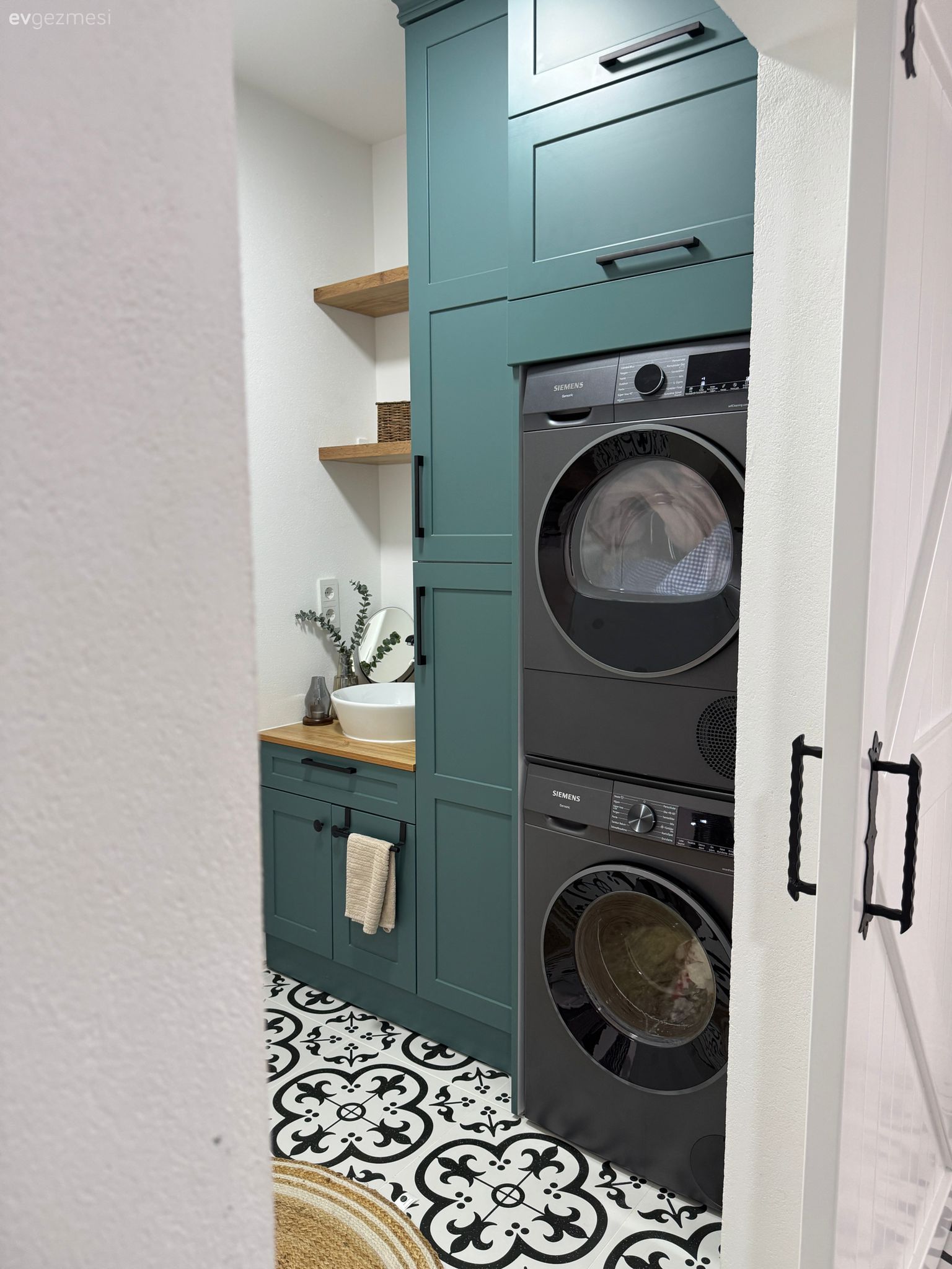 Manzaraya Saygı Duruşu: Trabzon'da Ege Ruhuna Sahip Köy Evi