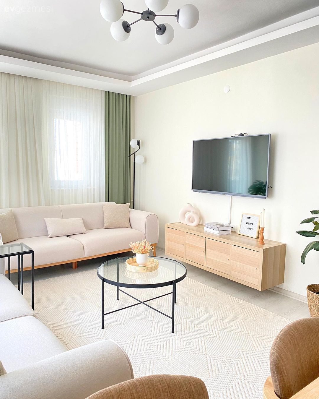 Bu Modern Evde Gözü Yoracak Bir Şey Yok!