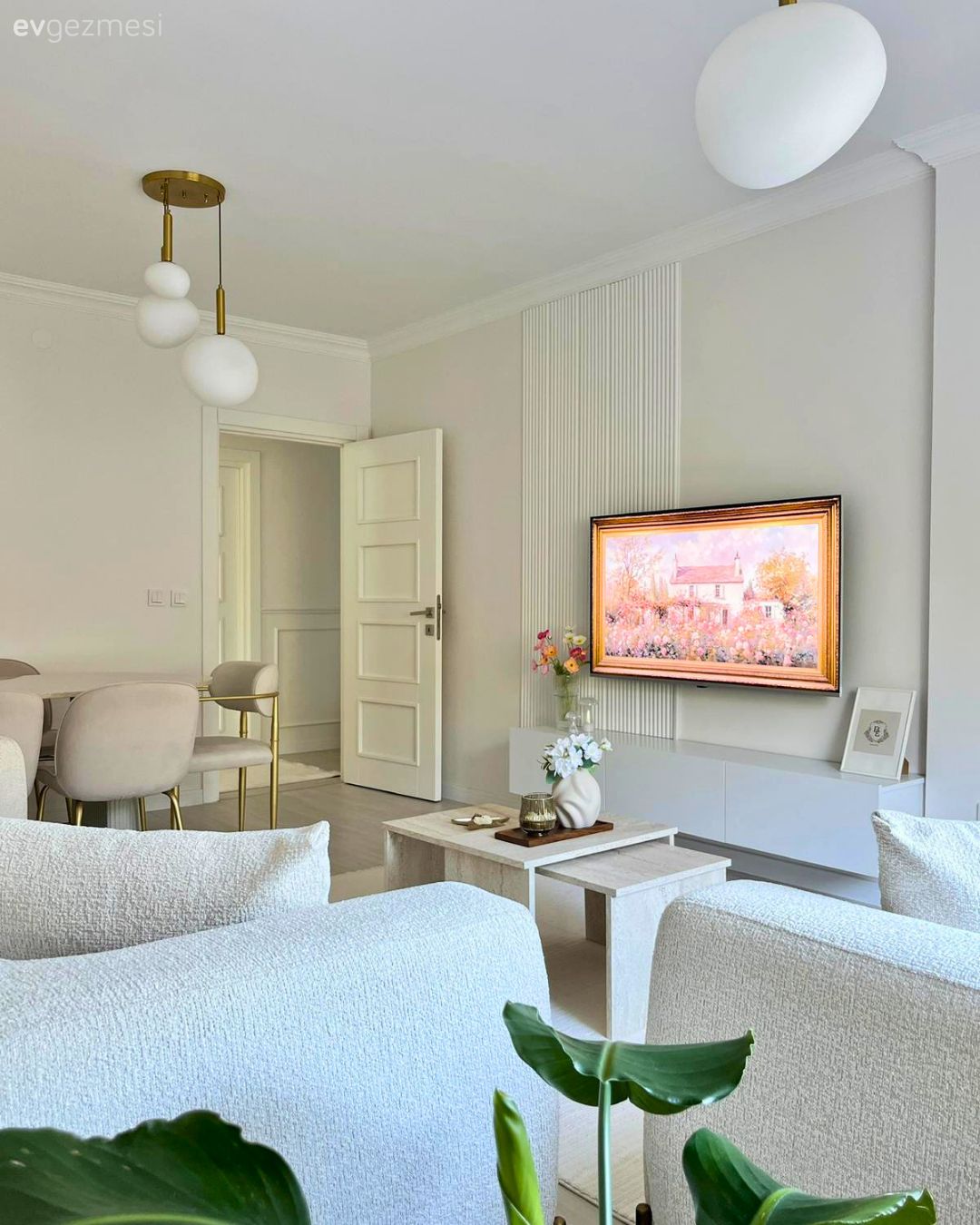 Salon, Modern, Krem, Bej, Beyaz, Koltuk takımı, Tv ünitesi, Tv ünitesi aksesuarları, Ev Aksesuar, Orta sehpa, Sehpa, Duvar çıtalama, Sandalye, Yemek masası, Altın