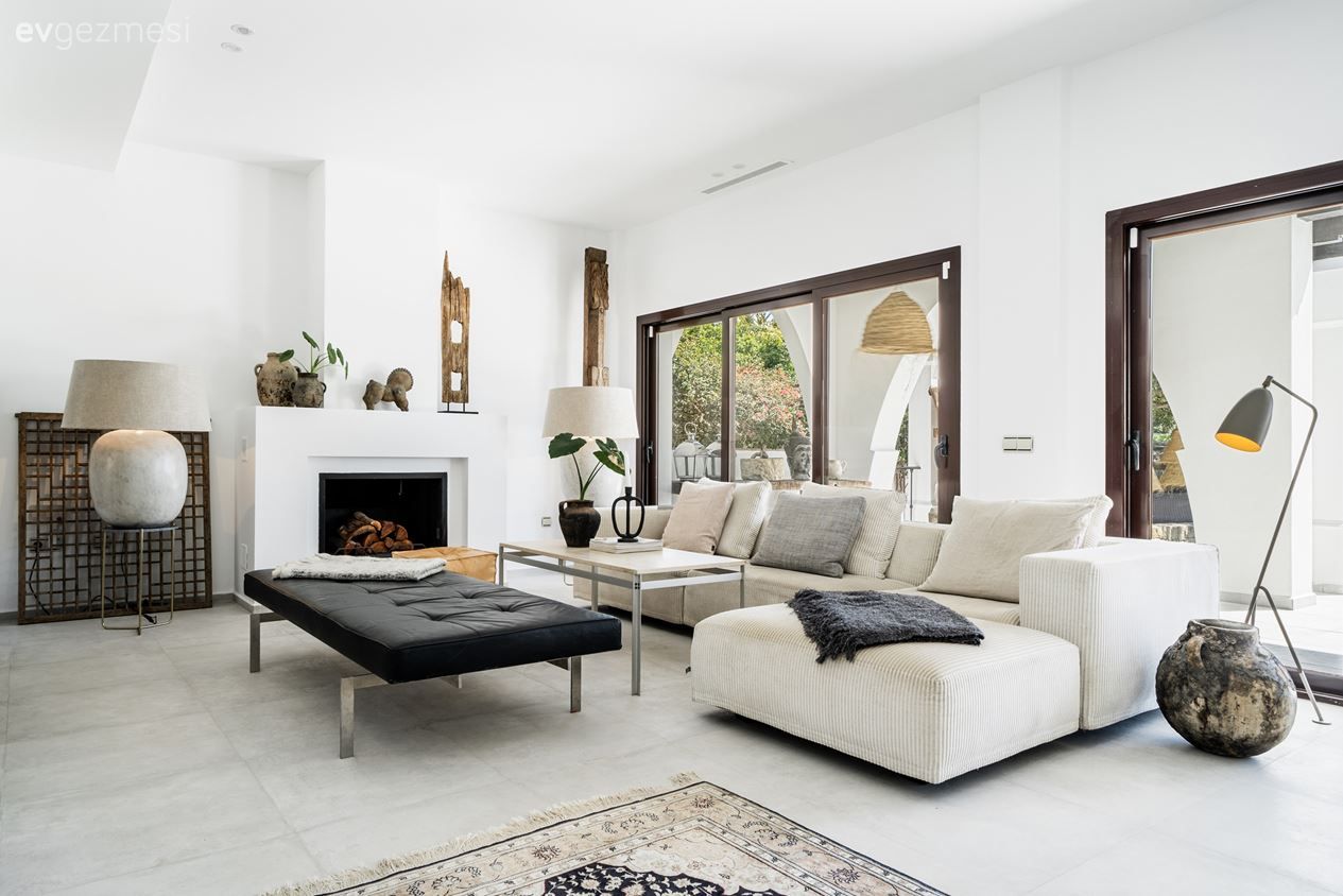 Müstakil Ev Modelleri: 347 M2'lik Üç Katlı Büyüleyici Villa!