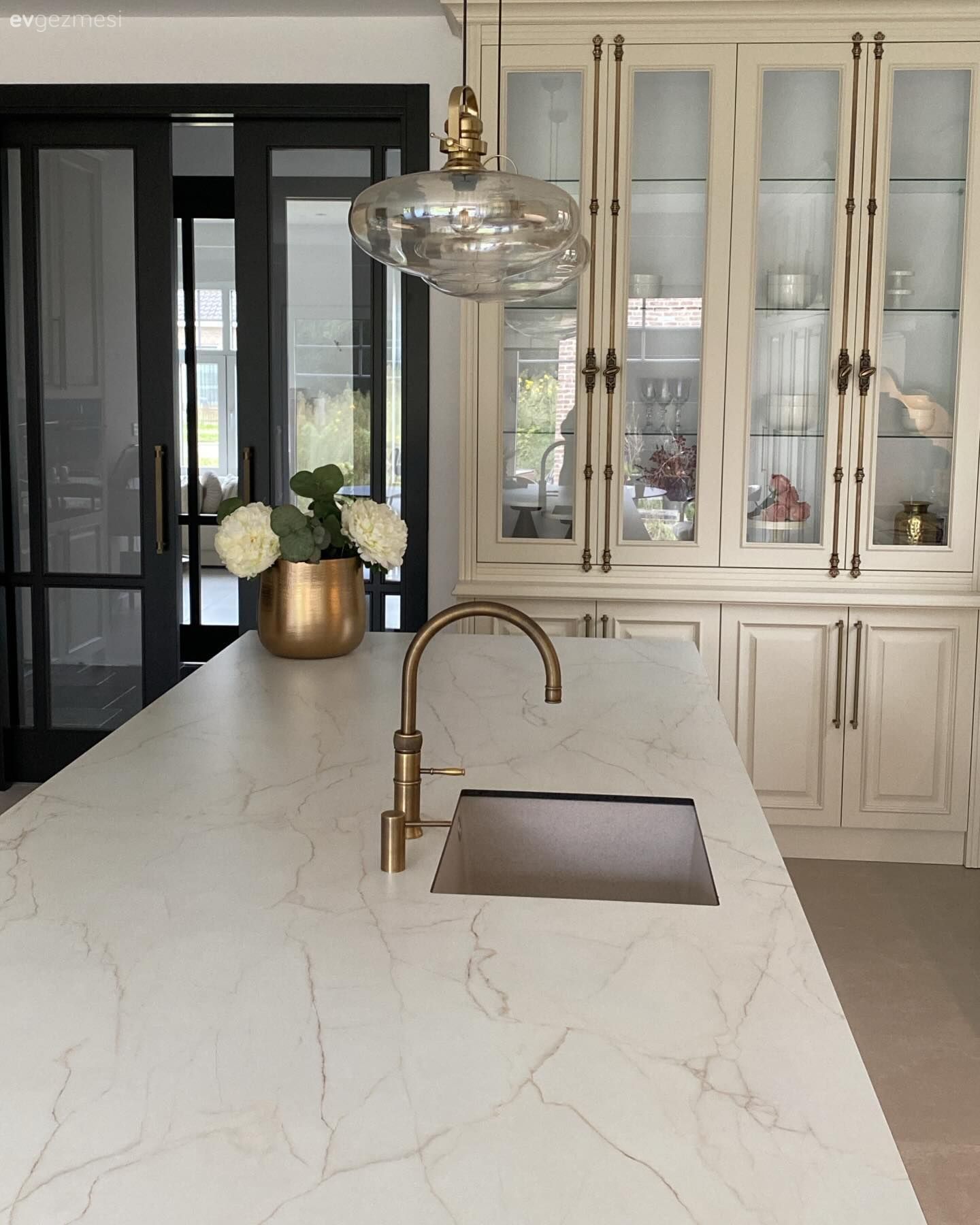 Mutfak Bataryası Seçimi: Markalar ve Fiyatlar Karşılaştırması