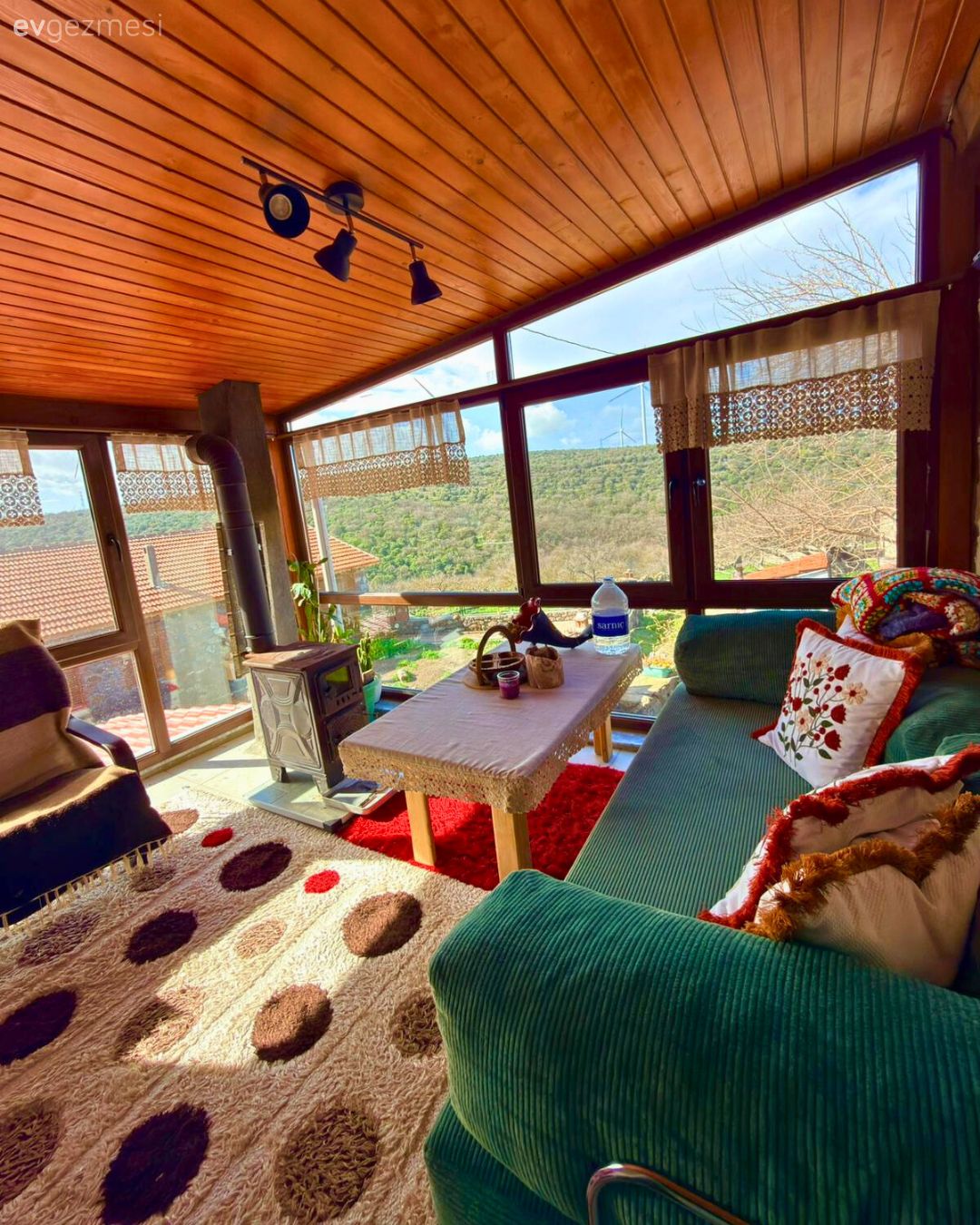 Kış bahçesi, Bahçe, Köy evi, Tavan dekorasyon, Ahşap Mobilya, Yeşil, Kırmızı