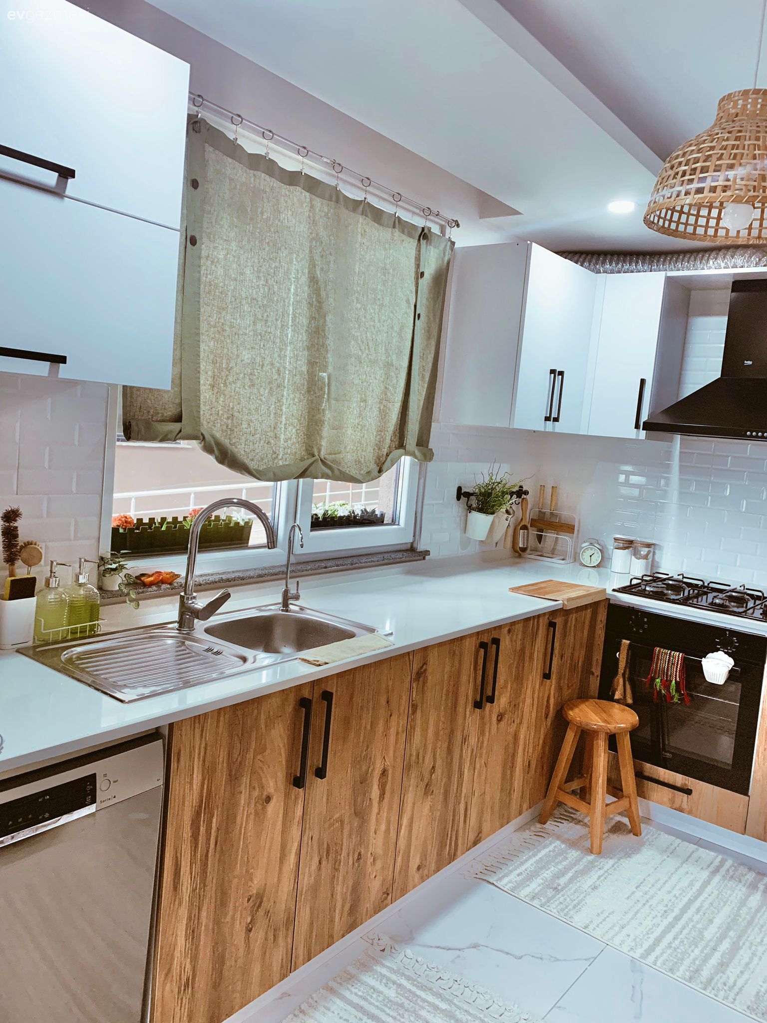 22 Yıllık İstanbul Macerasından Sonra Tekirdağ'da Rustik Bir Ev!