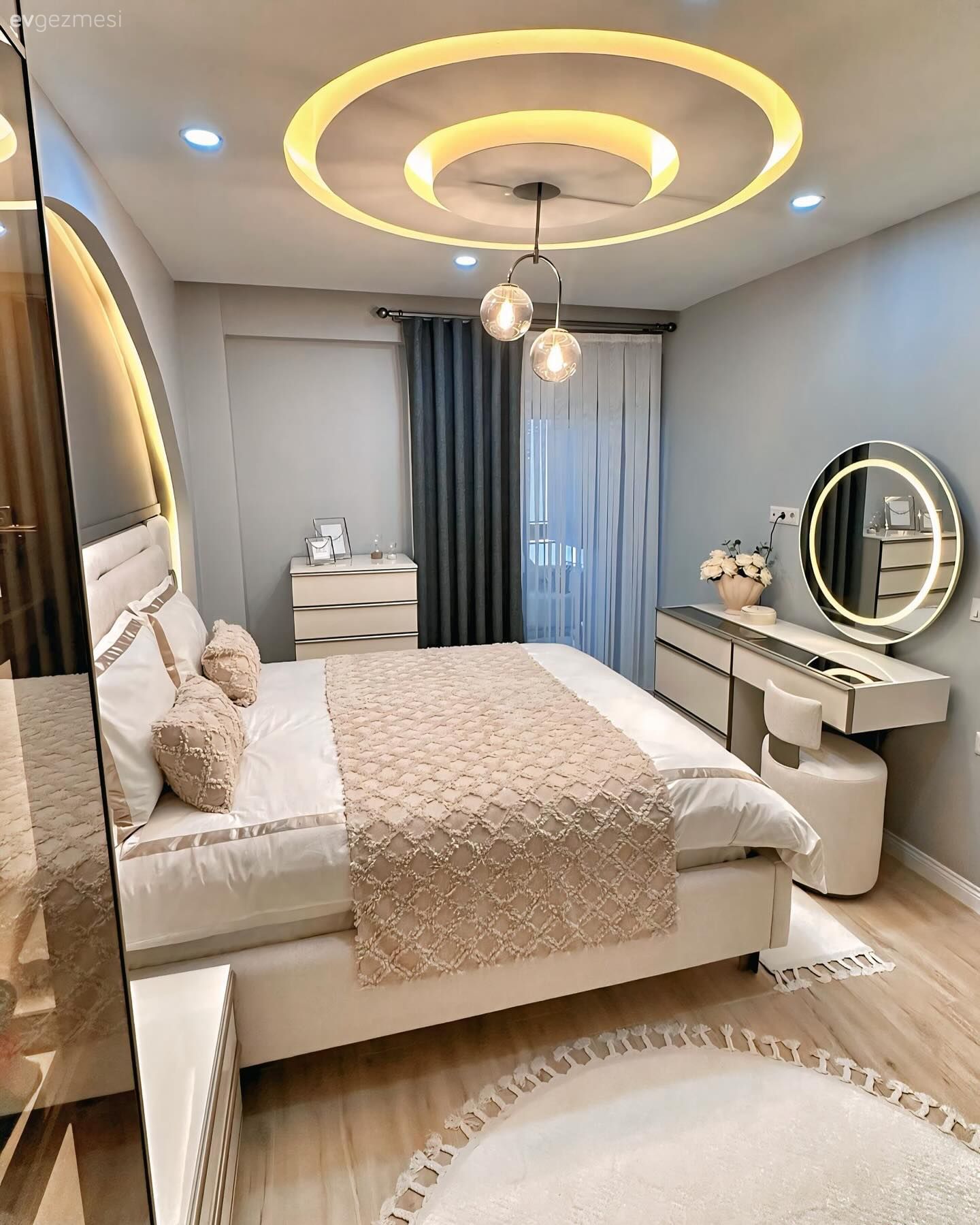 Art Dekoyu Seven Bu Yatak Odası Kalıpların Dışına Çıkmış!