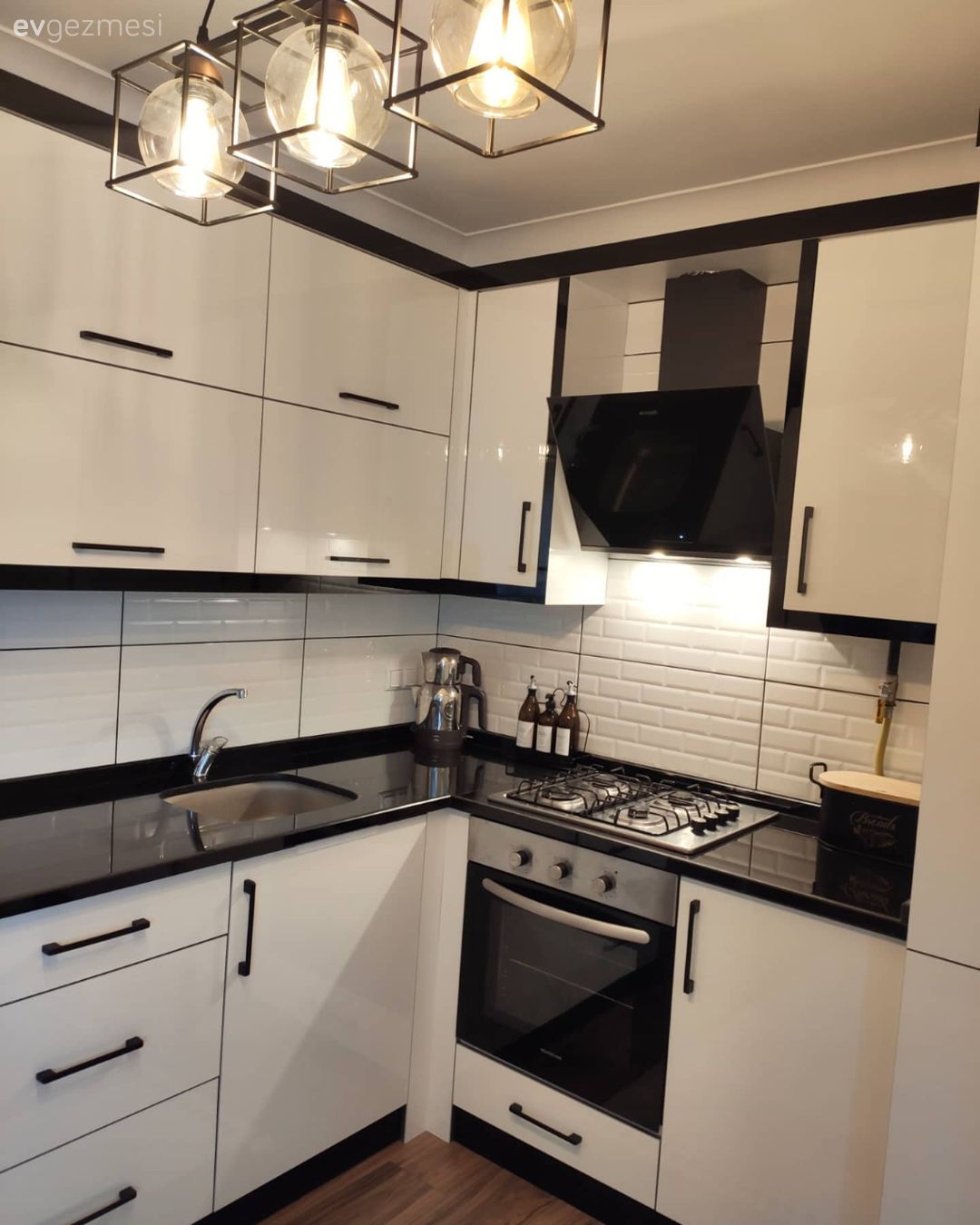 Bu Ordu Mutfağı Sadelikten Ödün Vermeden Şıklığa Kavuşmuş!