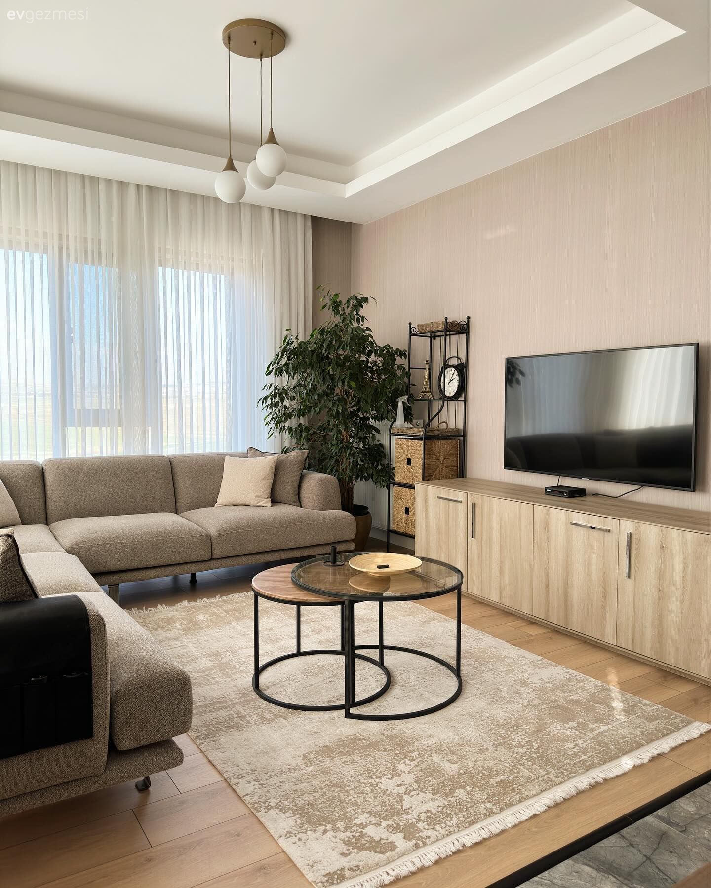 Bu Ankara Evinde Modern Stilin Sesi Yüksek Tonda Duyuluyor!