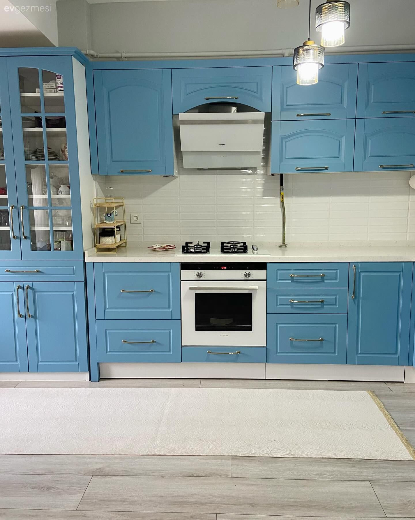 Öncesi&Sonrası: Mavi Renge Merhaba Diyen Bir Mutfak