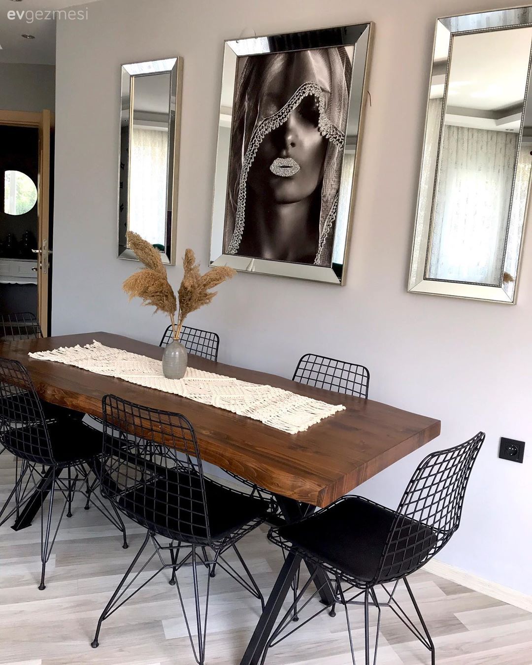 Bu İstanbul Evinde Modern ve Art Deko Buluşmuş