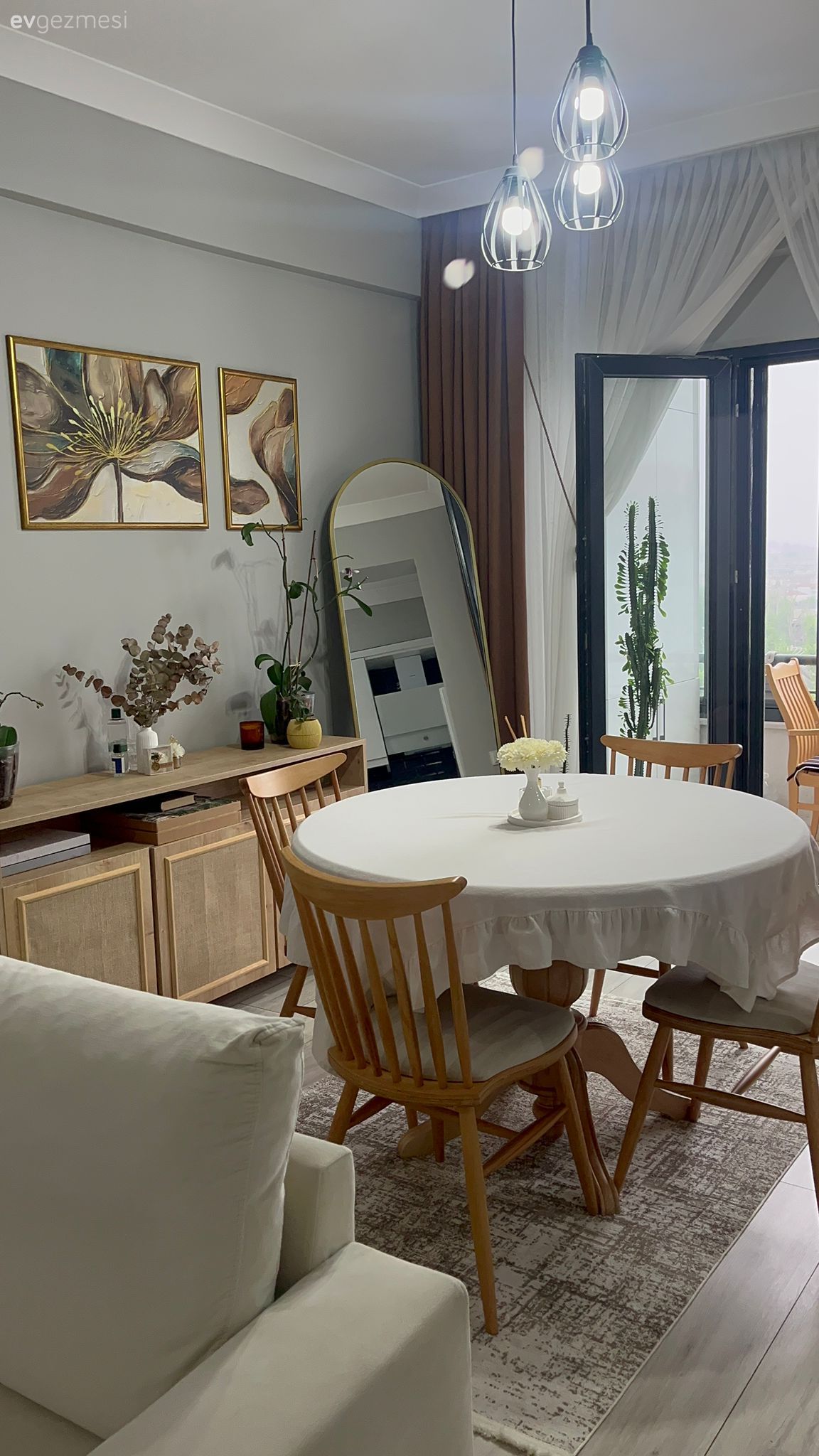 Bu Sakarya Evinde Tüm Dekorun Sıcaklık Kaynağı Yemek Alanı!