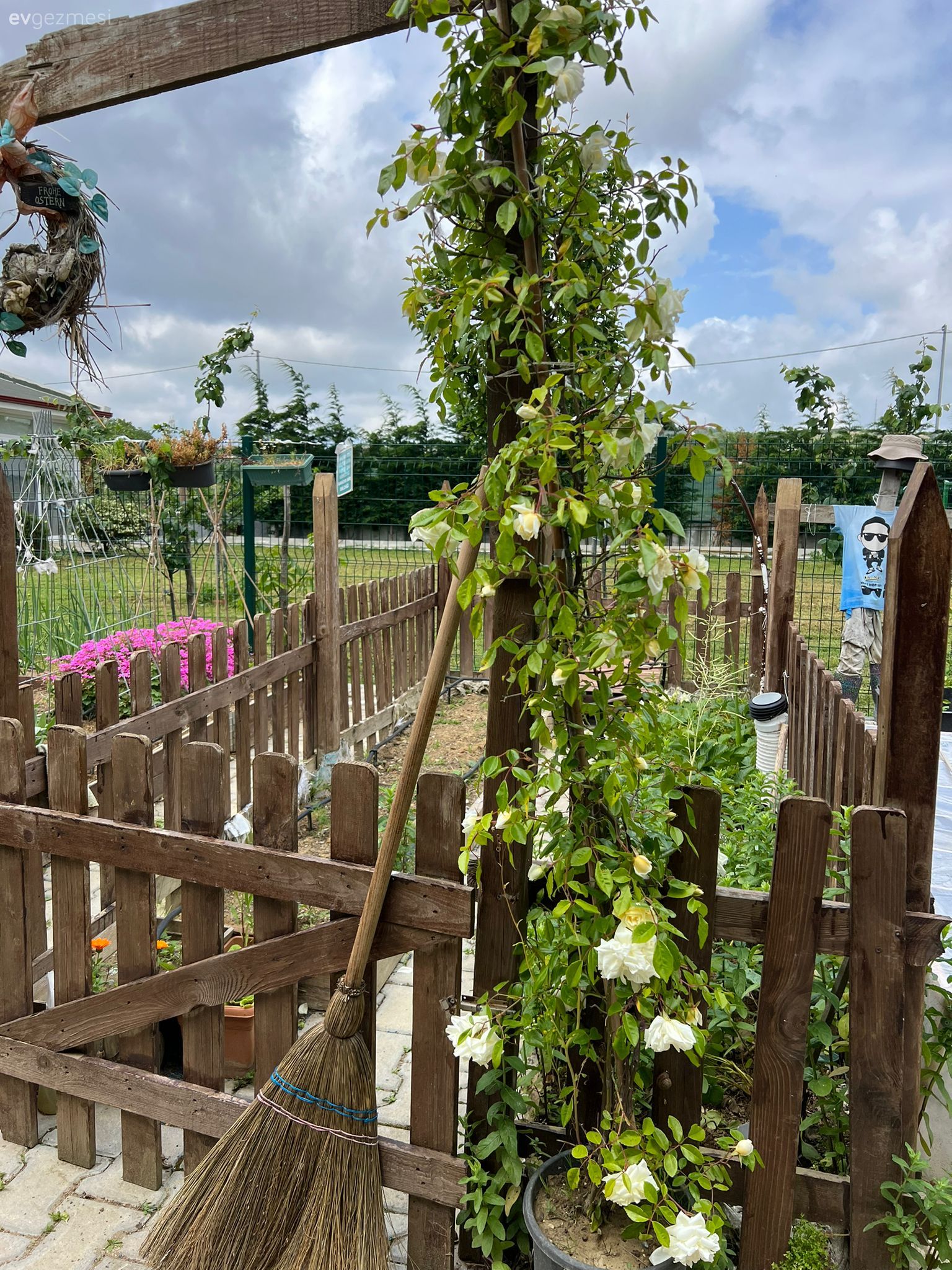 Müstakil Ev Modelleri: Grinin 50 Tonunu Barındıran Çiftlik Evi