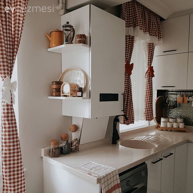 Ev Gezmesi: Pötikareden Sıcaklık Beyazdan Ferahlık Alan Bir Mutfak!