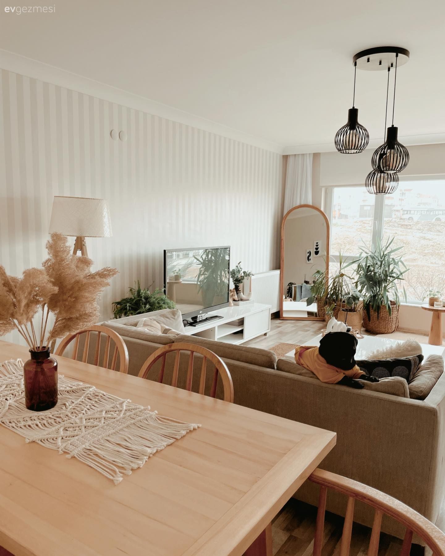 Bu Ankara Evinde Yeşilin Sakinliğine Ahşabın Sıcaklığı Karışmış!