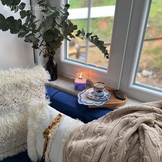 Sedir, Cam önü sedir, Beyaz, Parlament mavisi, Shaker kapaklı dolaplar, Mutfak, Kırlent, Ev tekstili