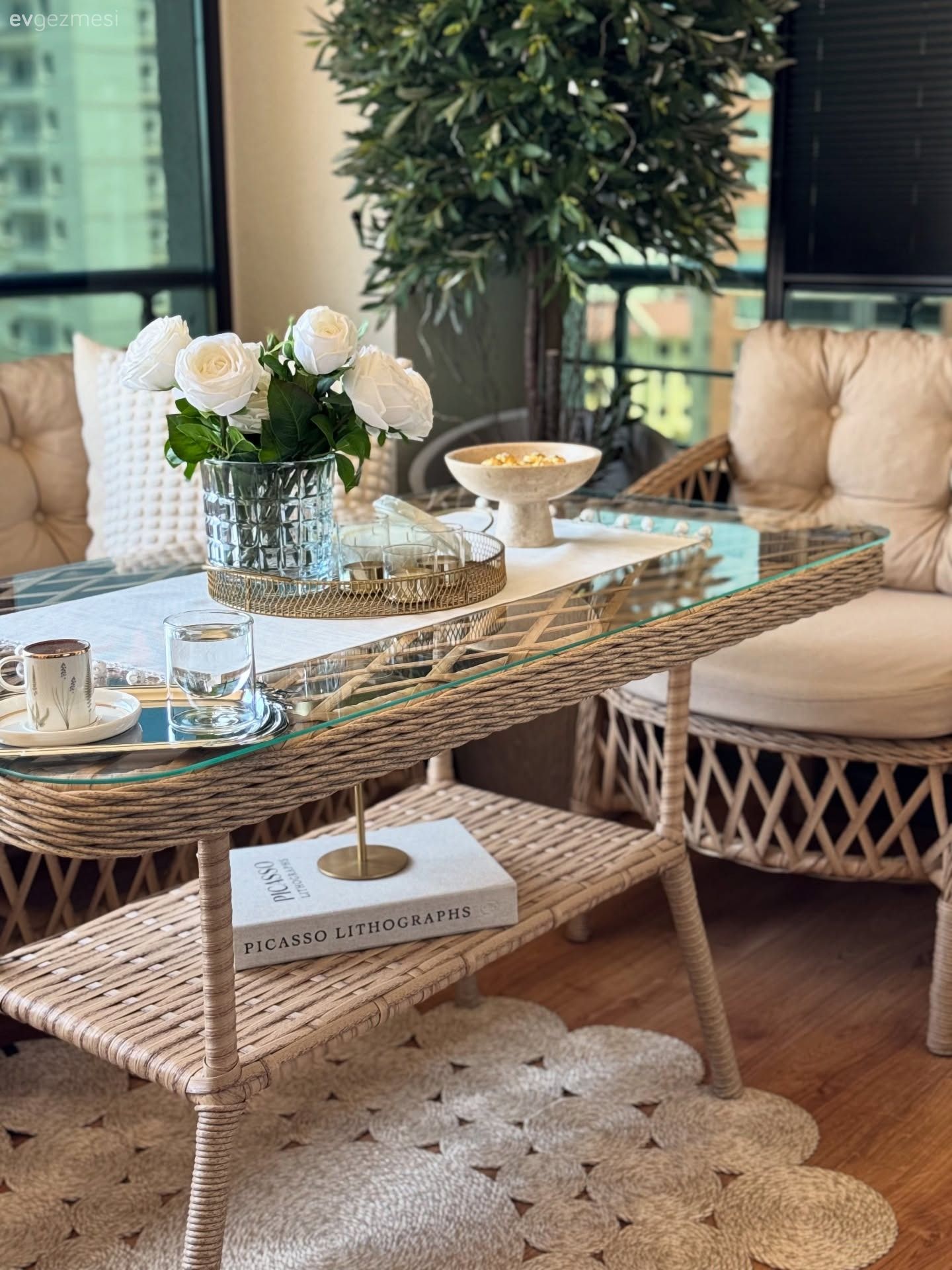 Bu Kayseri Balkonu Camın Ardına Saklanmış Sıcak Bir Köşe