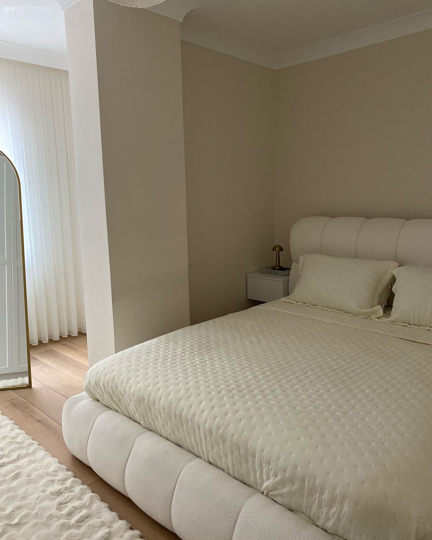 Minimalist Bu Evde Beyaz Olmazsa Olmaz Renklerin Başında