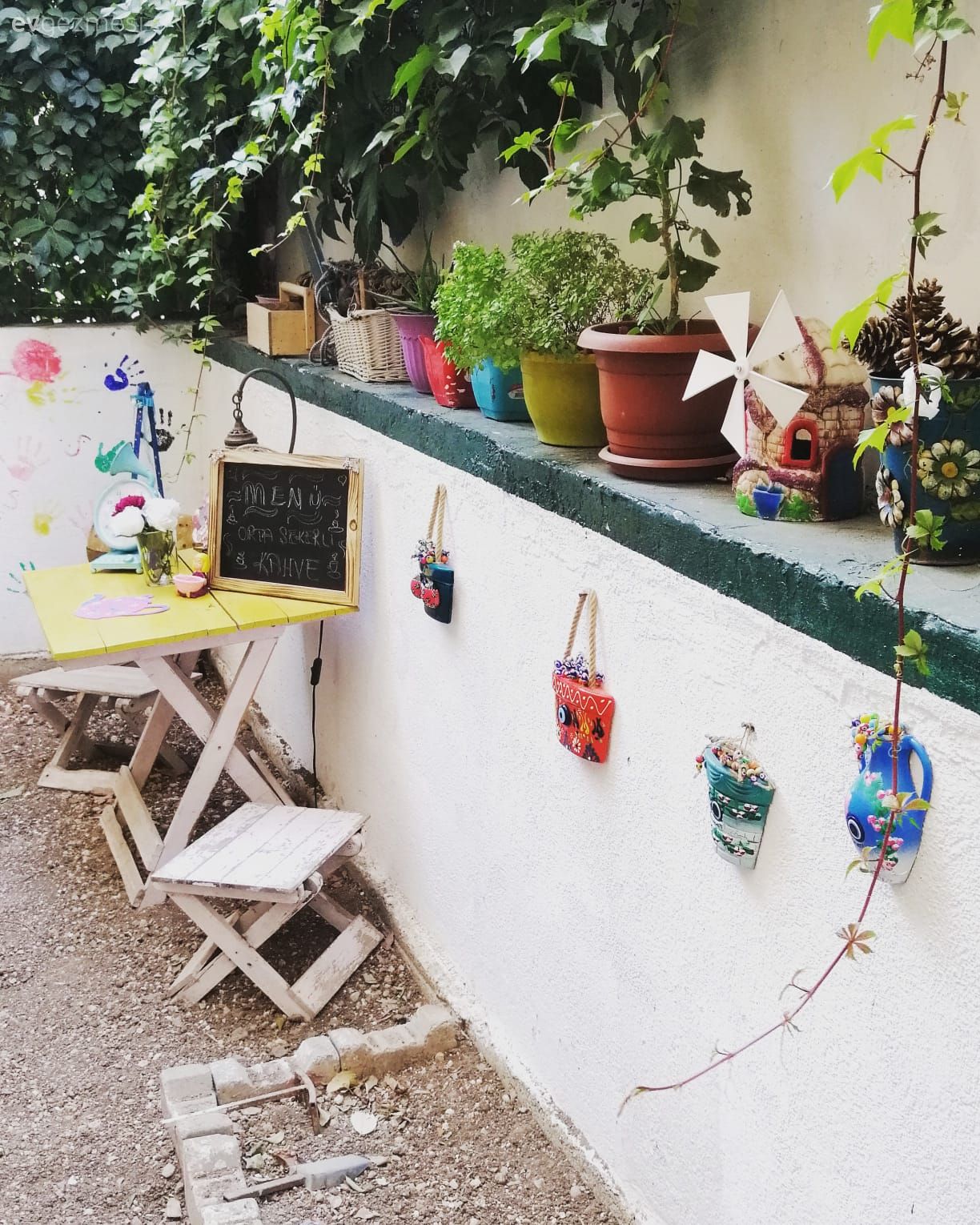 Bahçe, Bahçe masası, Sandalye, Sarı, Mavi