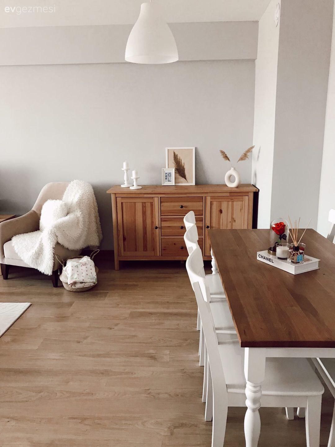 Yemek Odası, Beyaz, Ahşap Mobilya, Sandalye, Yemek masası, Avize, Aydınlatma, Konsol, Konsol üzeri dekoratif objeleri