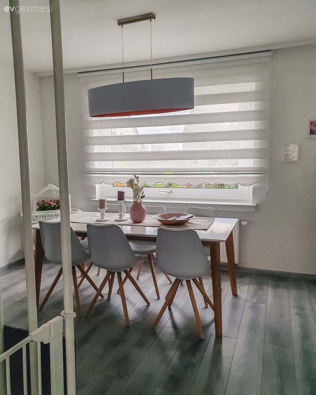 Yemek Odası, Modern, Beyaz, Ahşap Mobilya, Yemek masası, Eames sandalye, Sandalye, Avize, Aydınlatma, Yemek odası avizesi, Parke